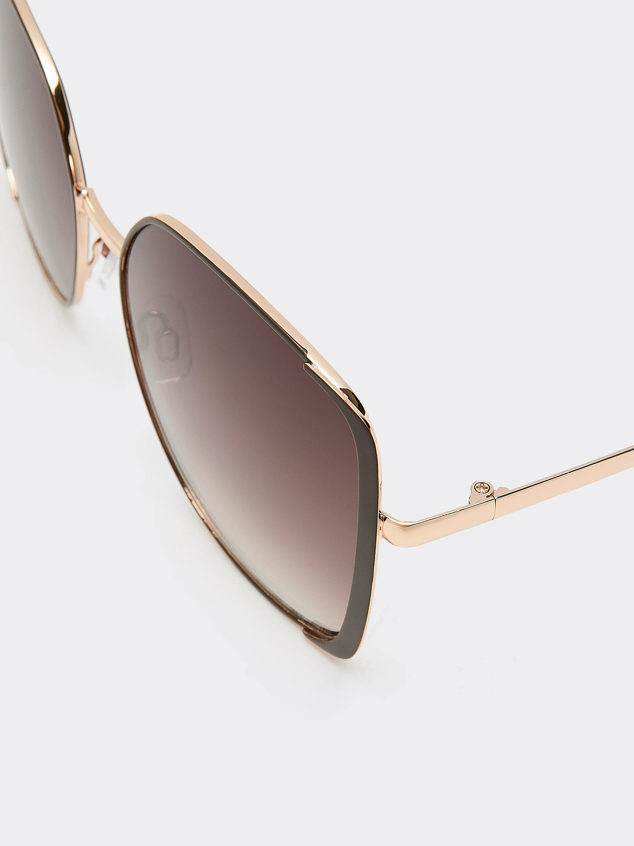Modern Aviator Sunglasses - Image 3