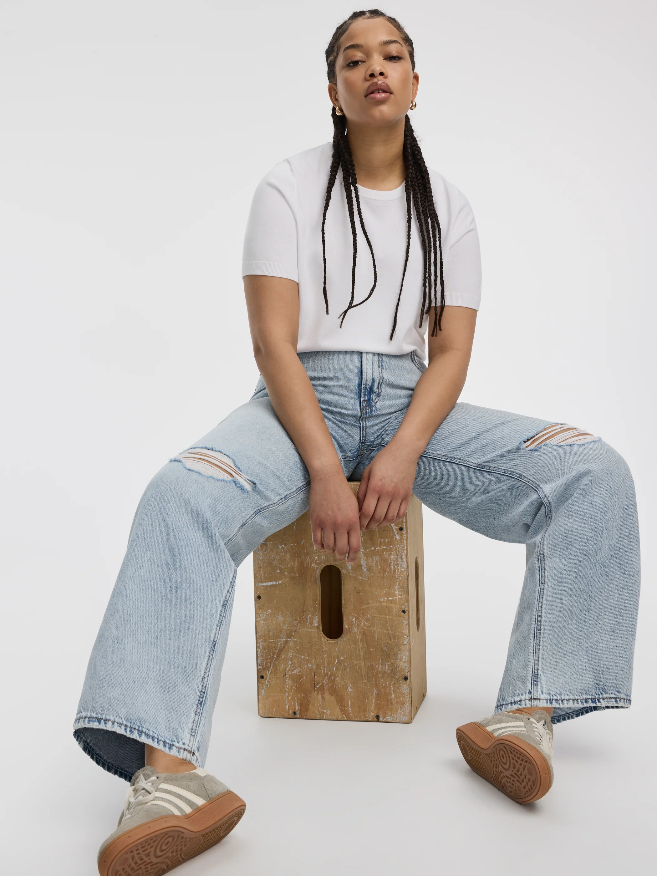 Mid-Rise Ripped Baggy Jean - Curvy Fit - Image 4