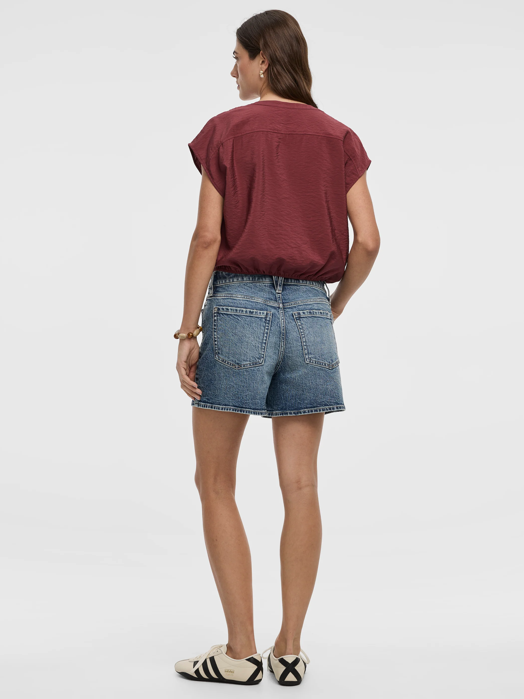 Extended-Sleeve Crew-Neck Buttoned-Down Blouse - Image 11