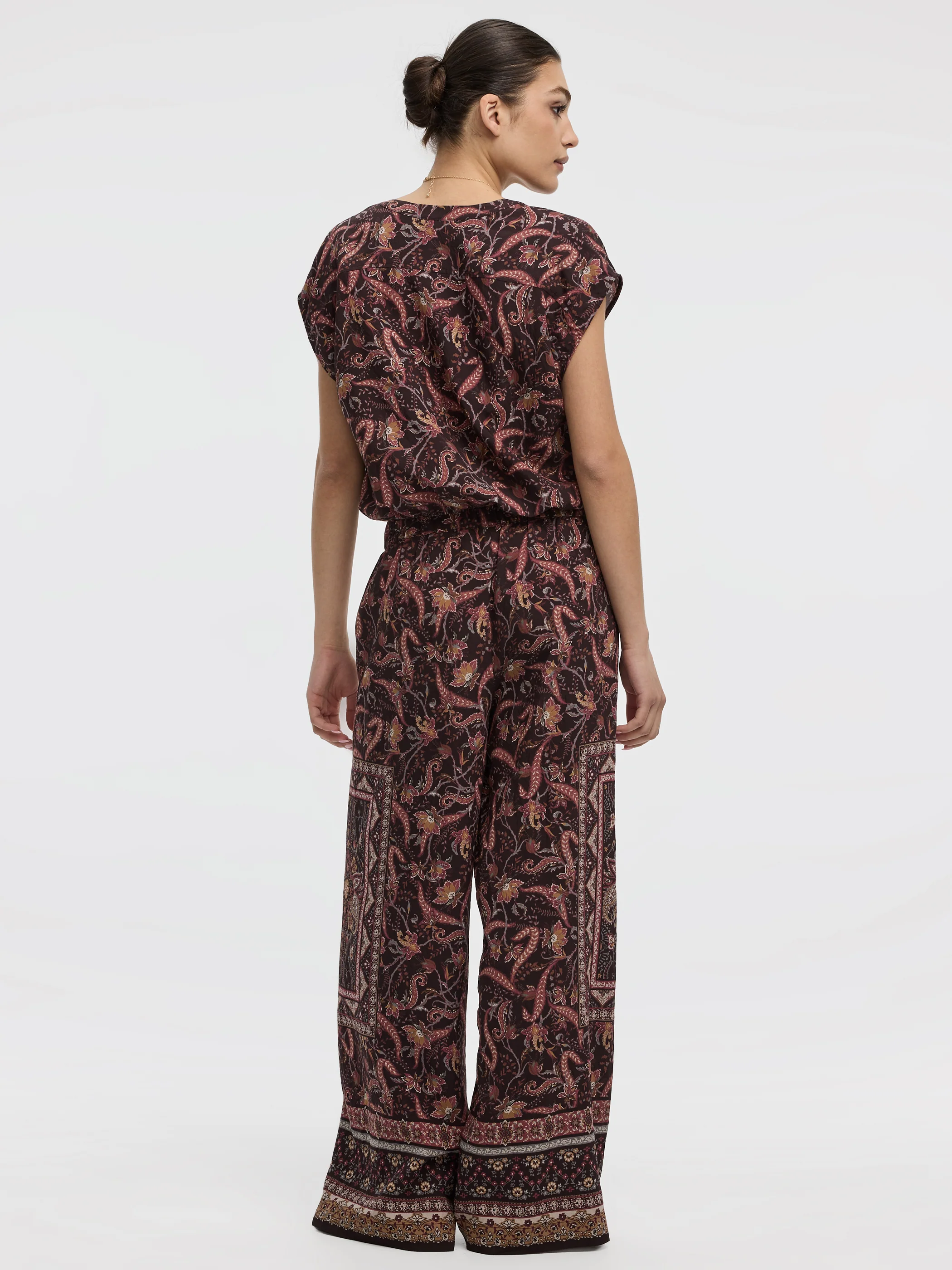 Extended-Sleeve Crew-Neck Buttoned-Down Blouse - Image 3