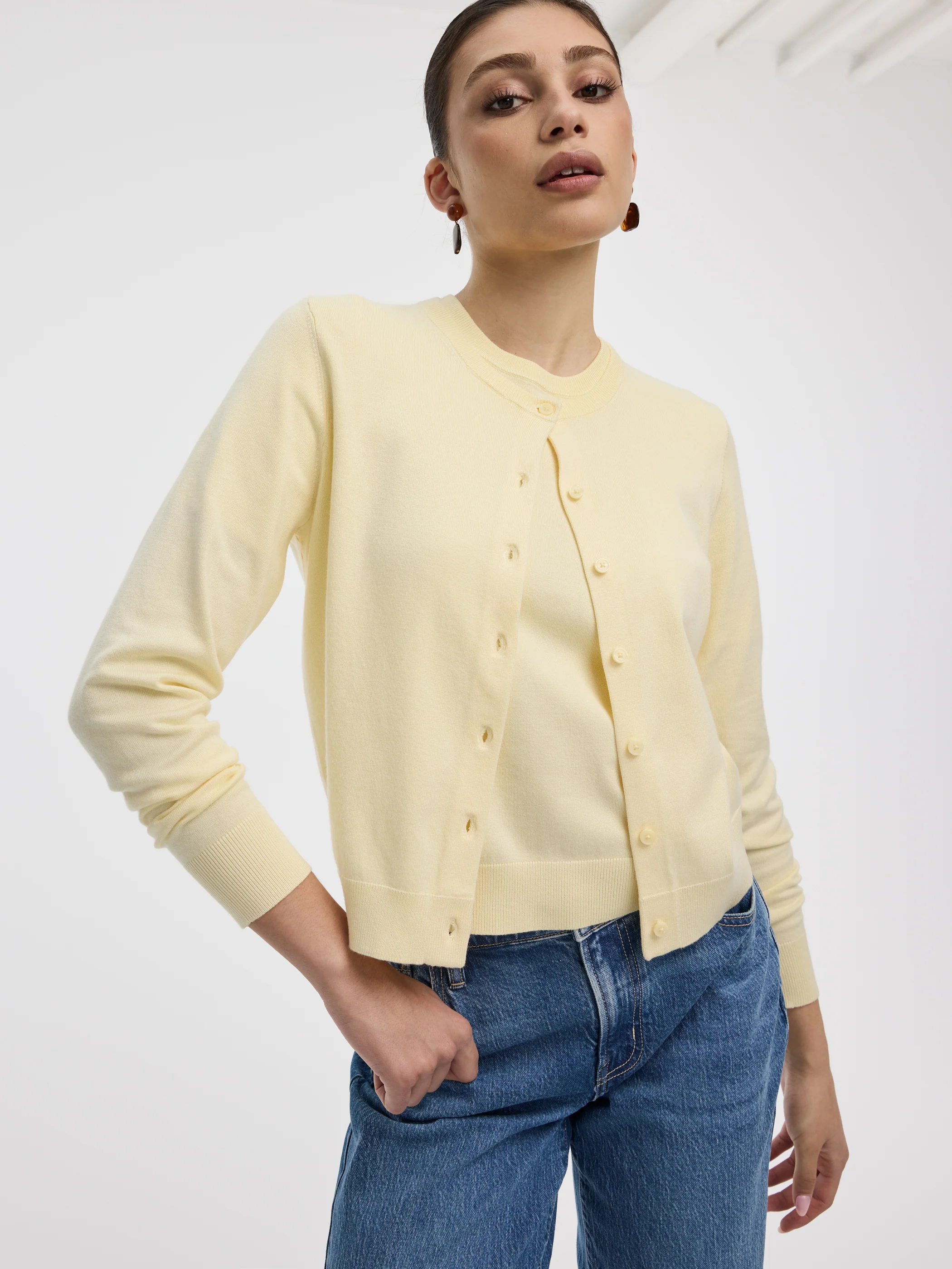 Crew-Neck Cardigan - R Essentials - Image 25