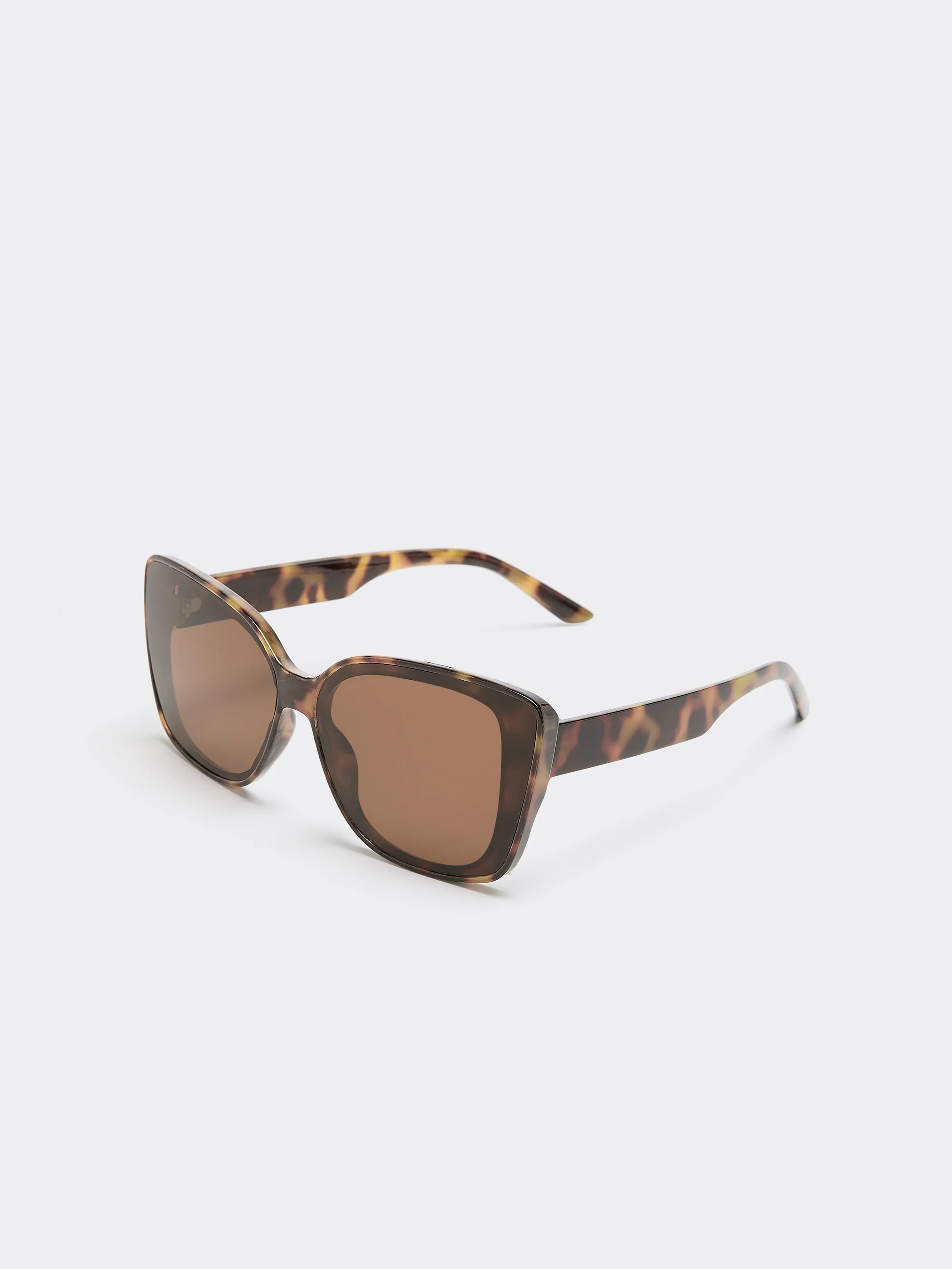 Modern Cat Eye Sunglasses - Image 3