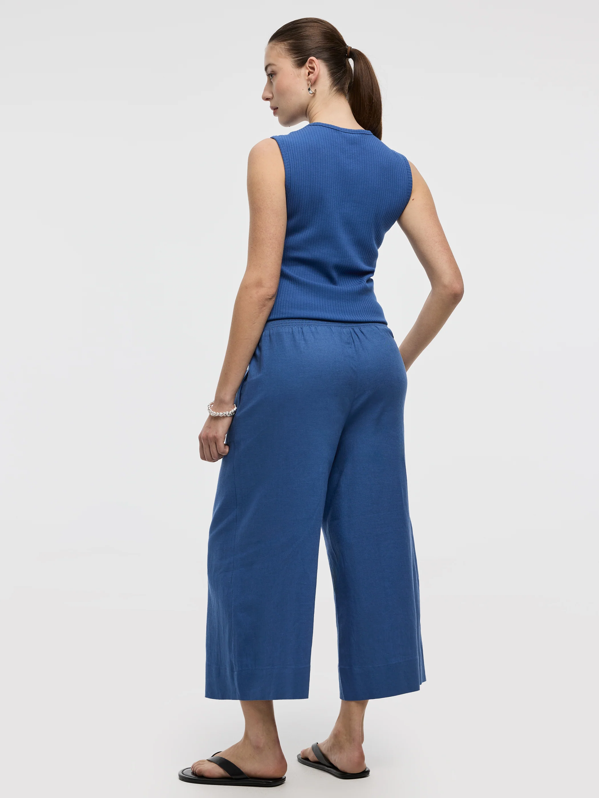 Cropped Wide-Leg Linen-Blend Pant - Image 24