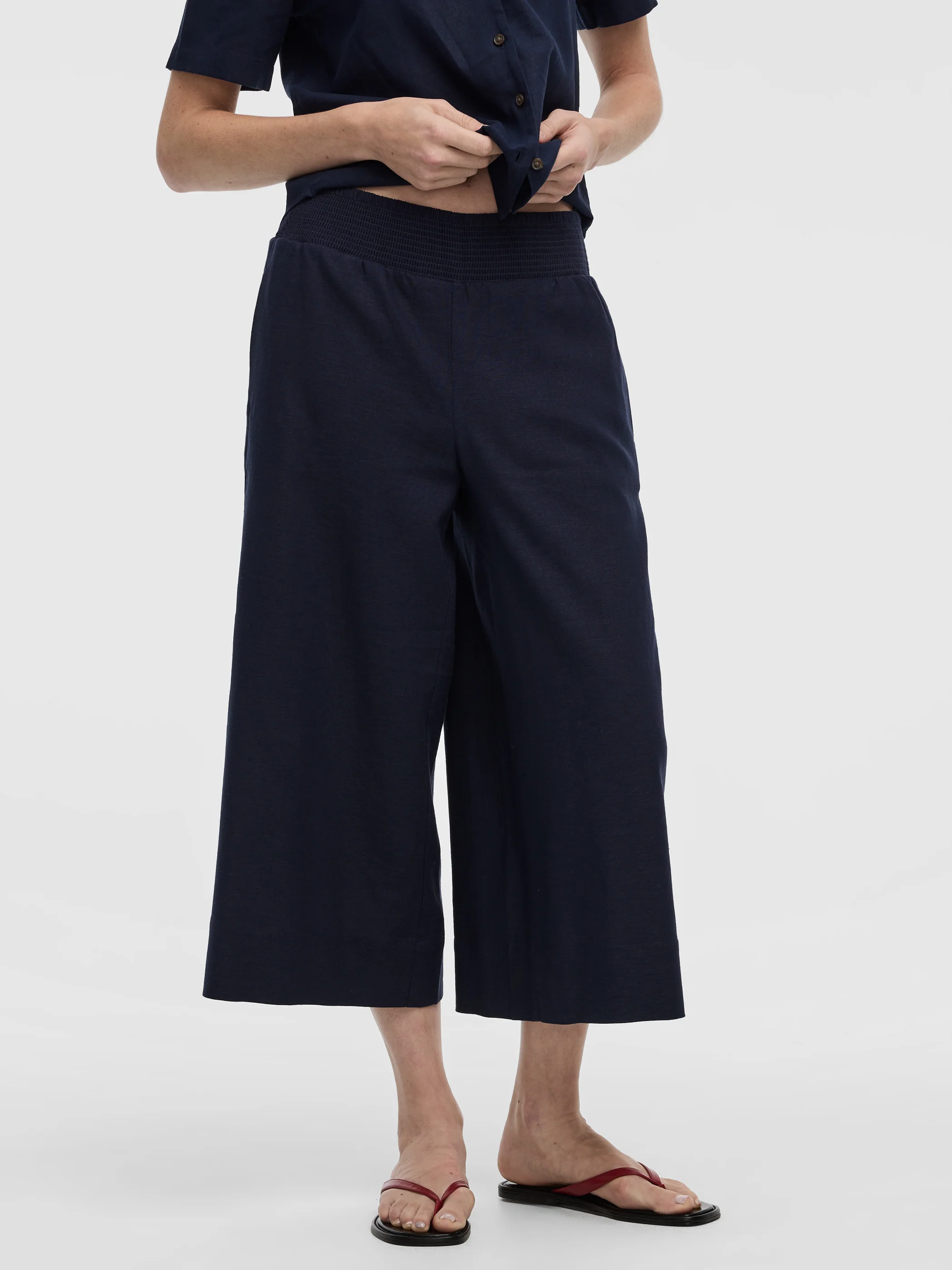 Cropped Wide-Leg Linen-Blend Pant - Image 27