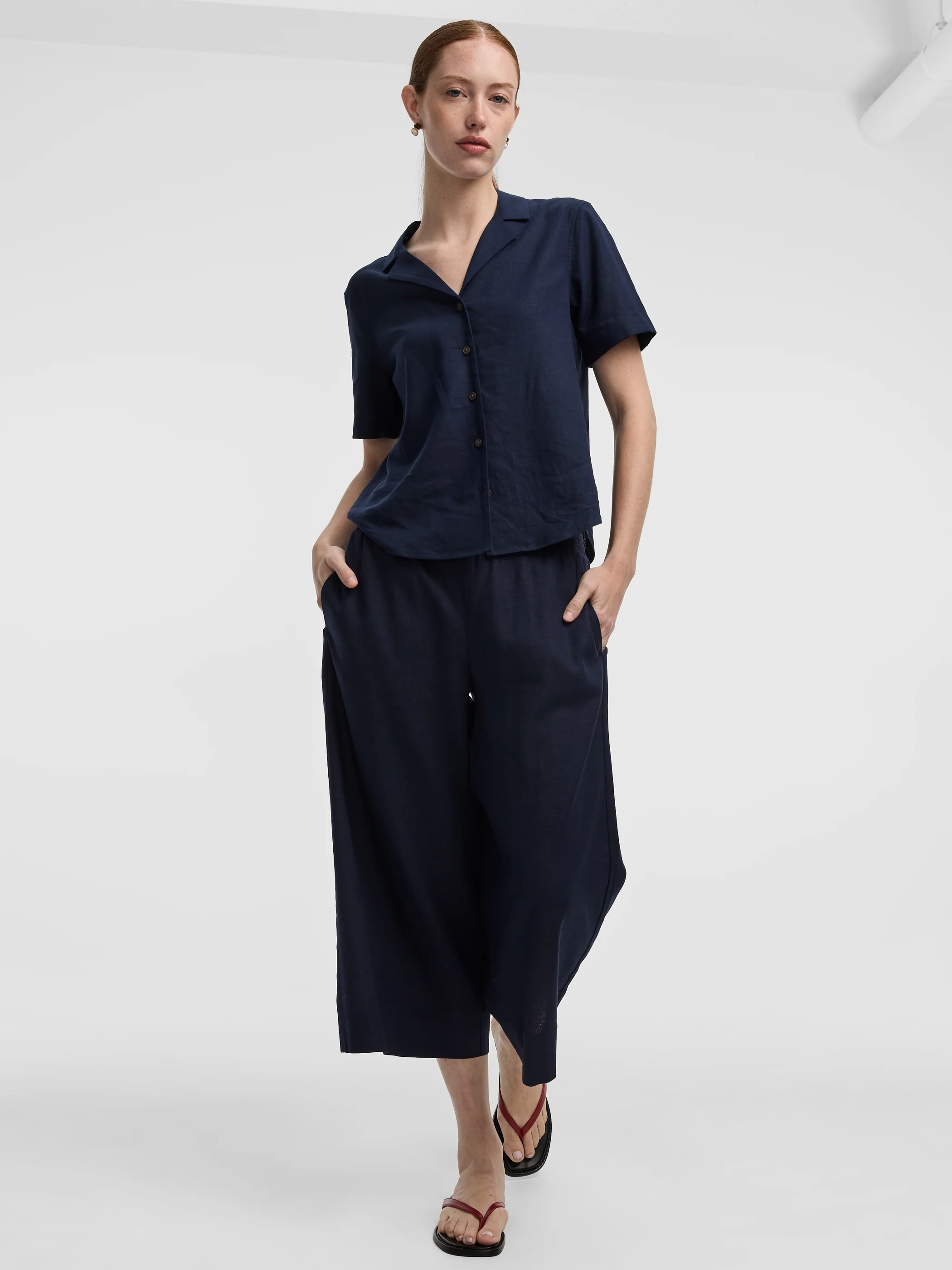 Cropped Wide-Leg Linen-Blend Pant - Image 30