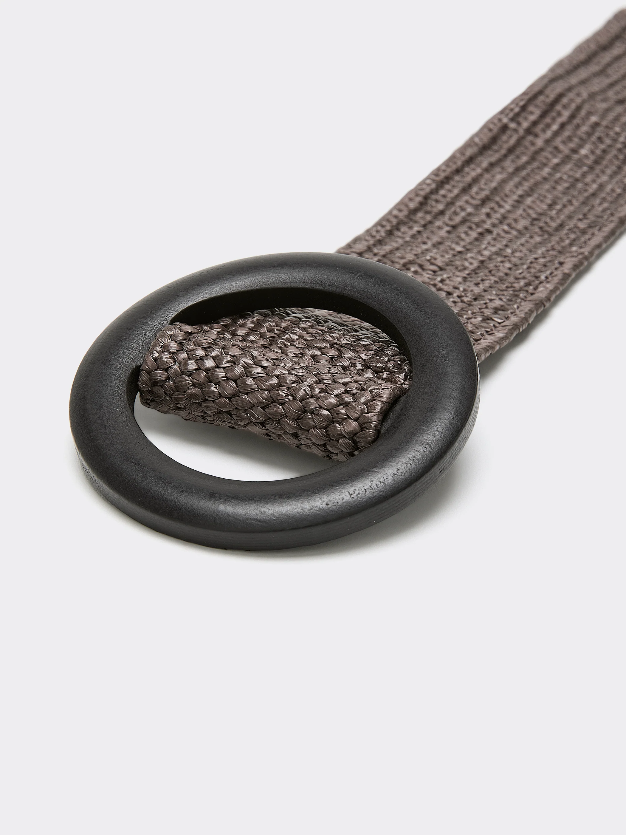Elastic Straw Belt with Round Wooden Buckle - Image 8