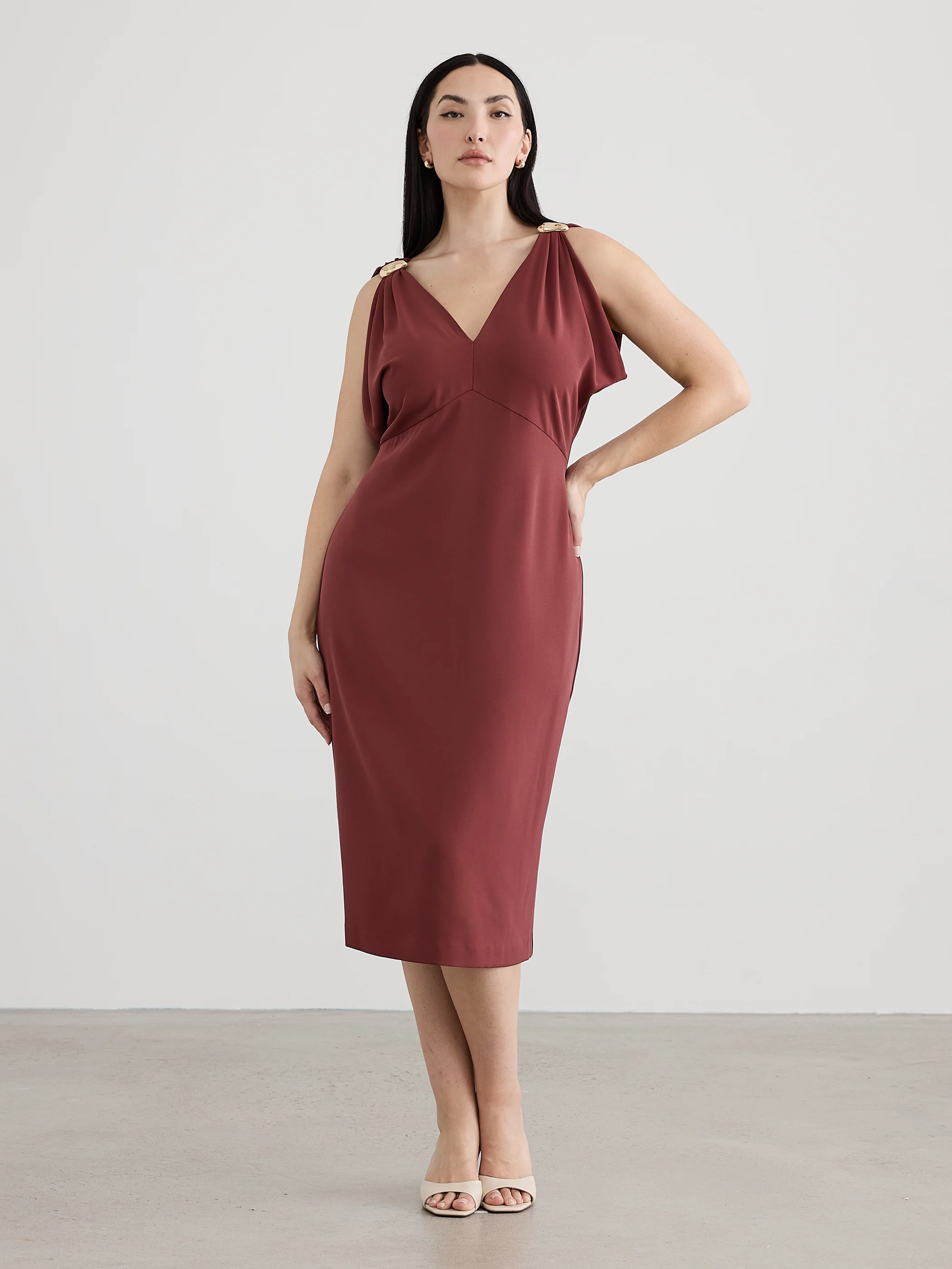 Sleeveless V-Neck Pencil Fitted Dress - Image 5