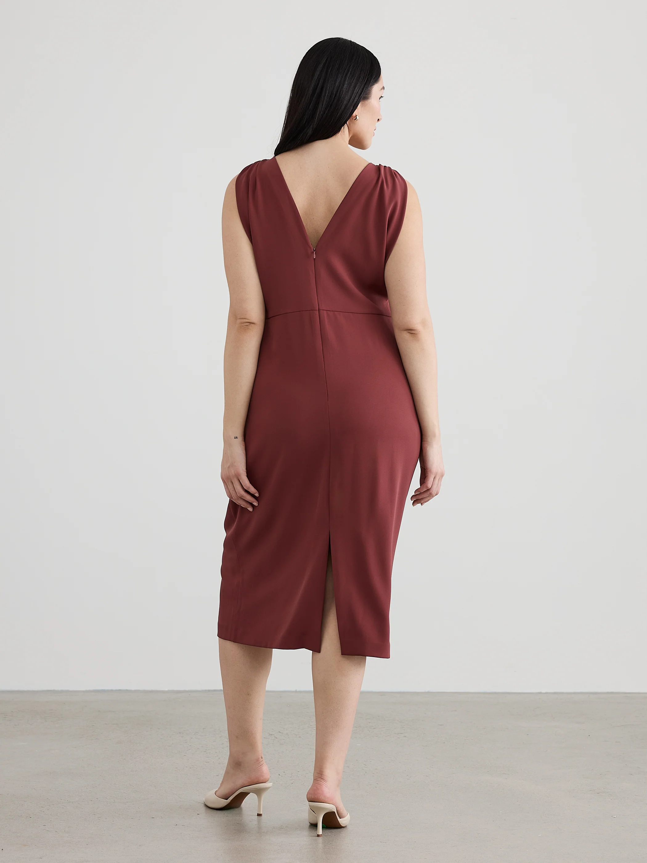 Sleeveless V-Neck Pencil Fitted Dress - Image 7