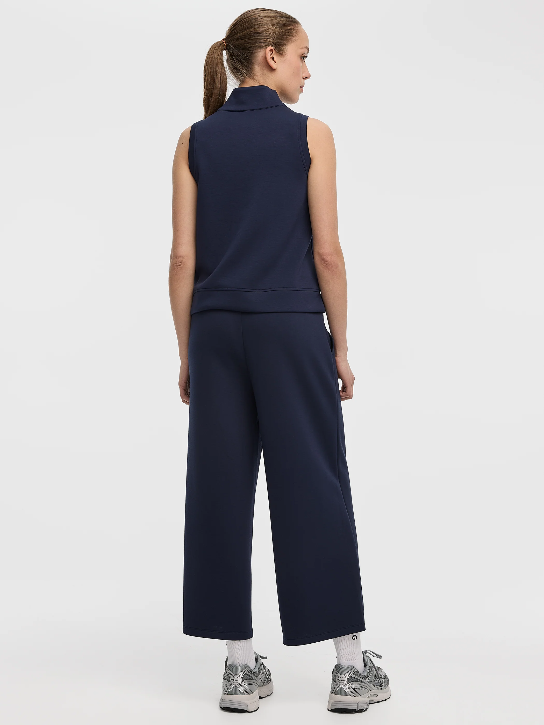 Half-Zip Mock-Neck Cami - HYLUX - Hyba - Image 3