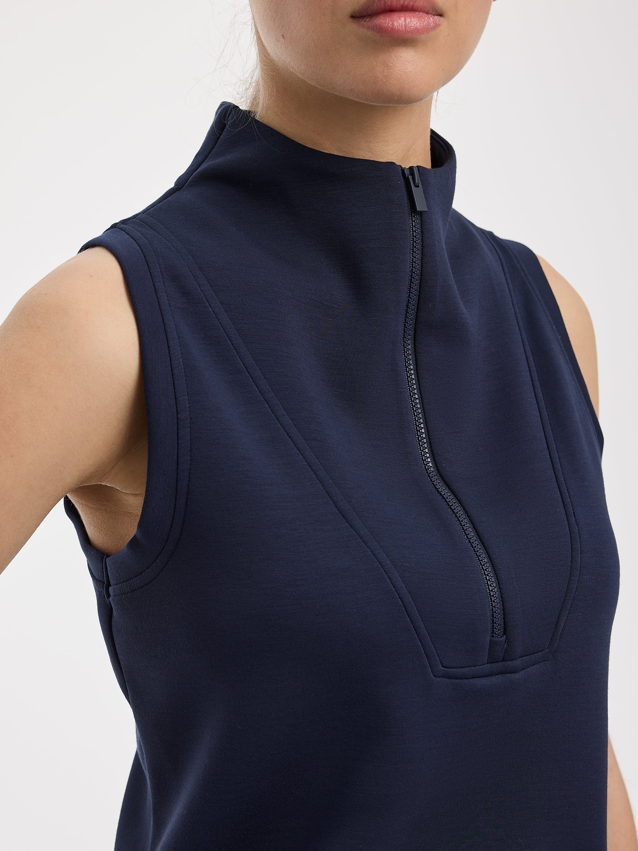 Half-Zip Mock-Neck Cami - HYLUX - Hyba - Image 5