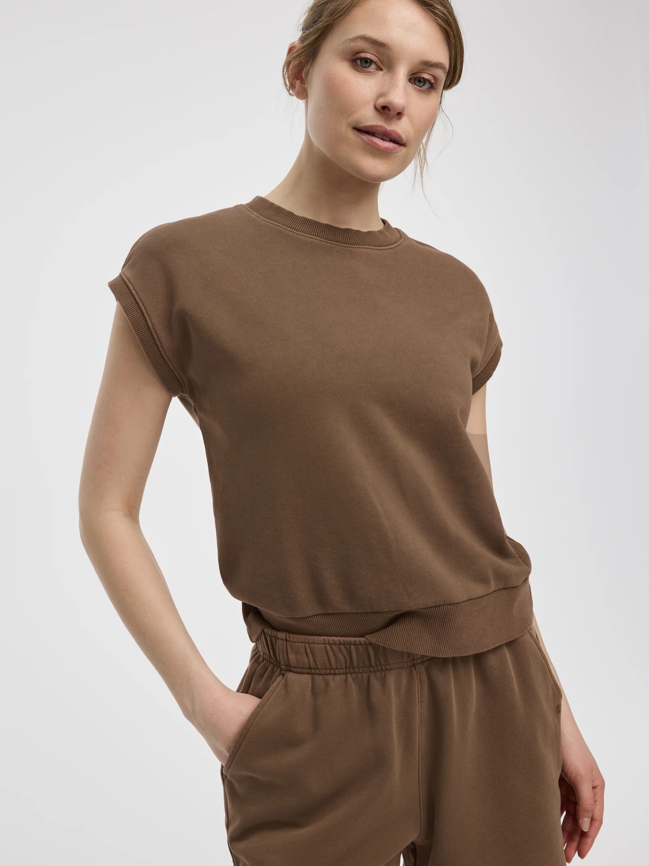 Extended-Sleeve Crew-Neck T-Shirt- Hyba - Image 4