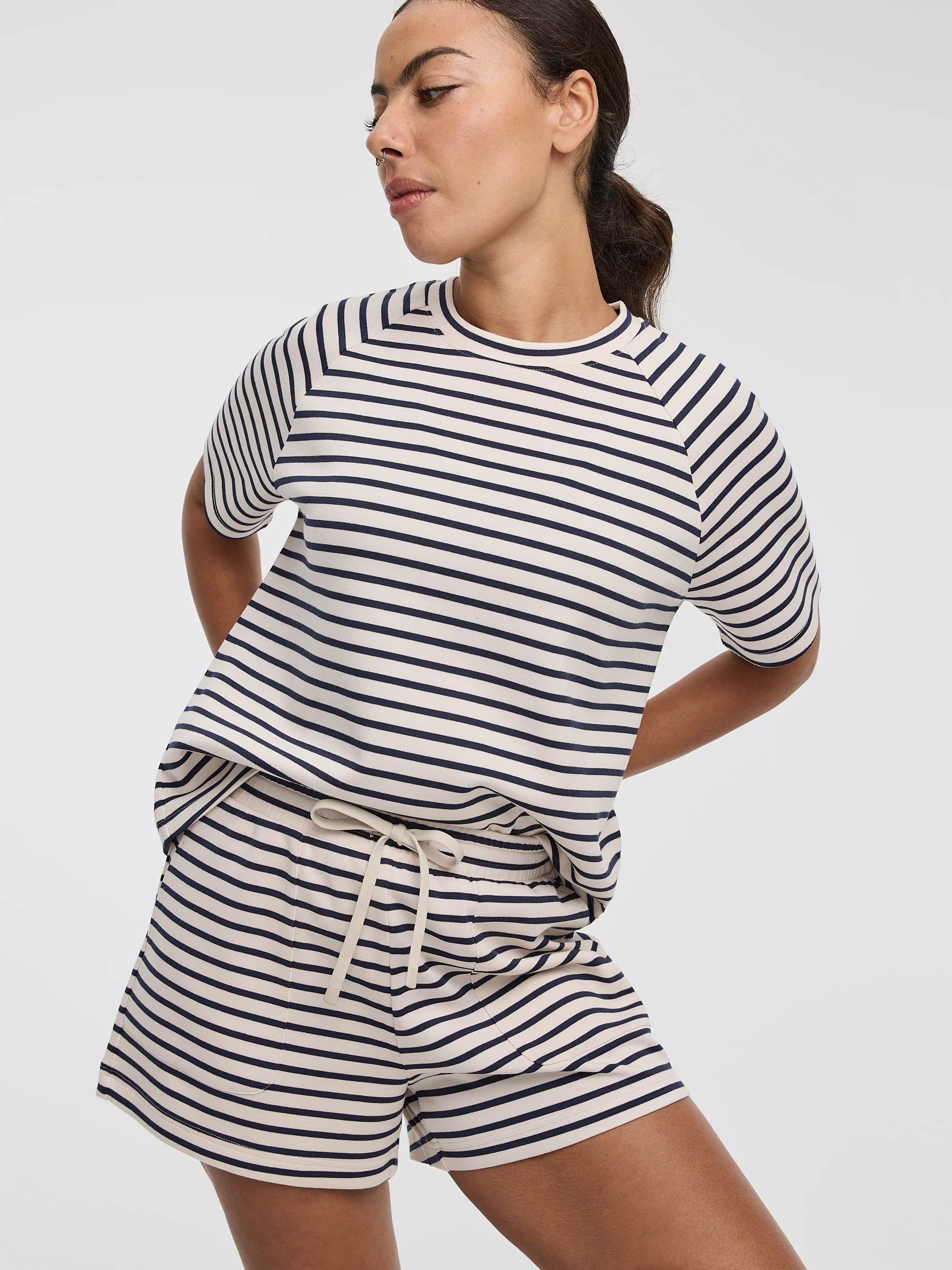 Striped Short-Sleeve T-Shirt - HYLUX - Hyba - Image 4