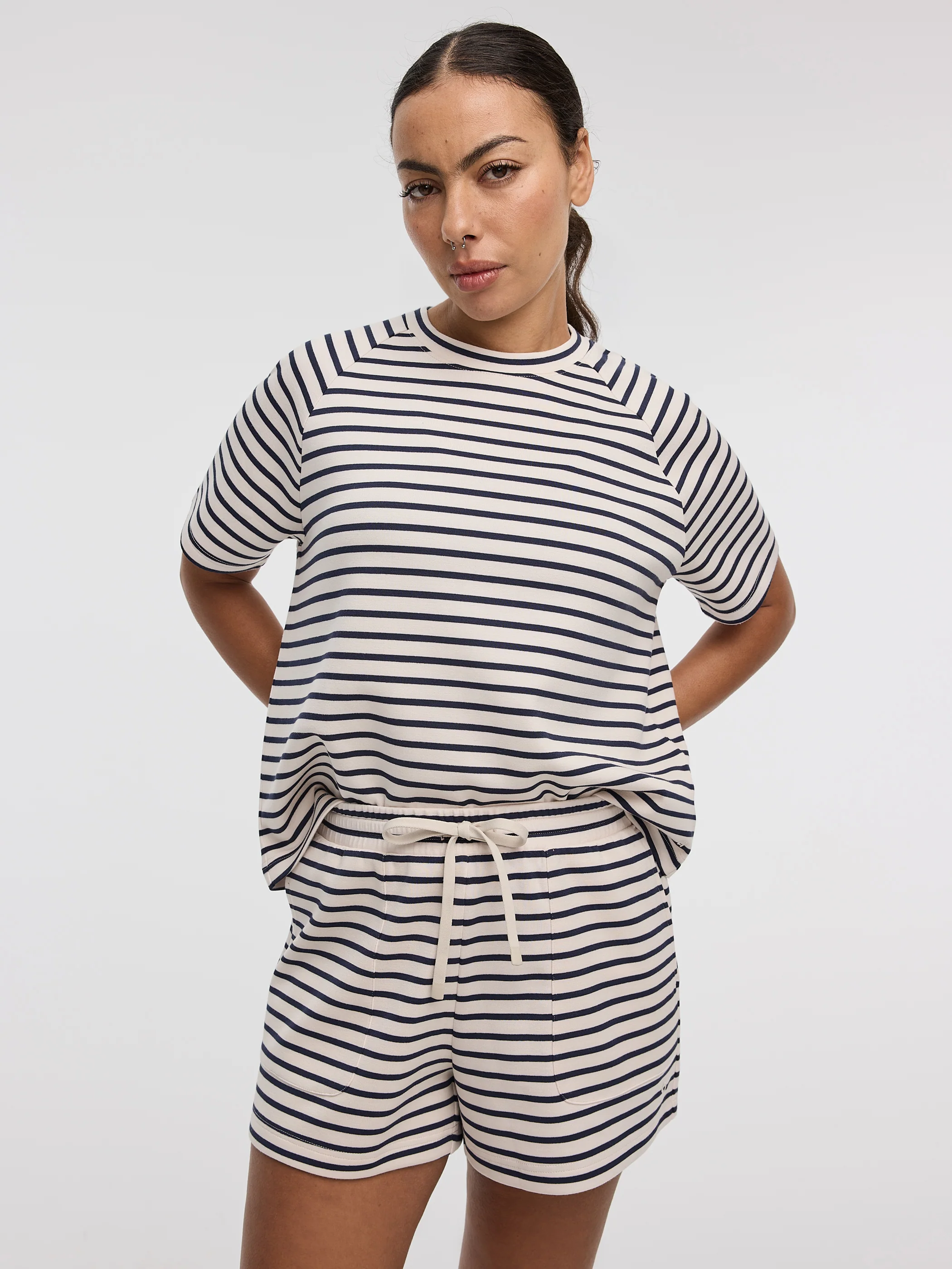 Striped Shorts - HYLUX - Hyba - Image 3