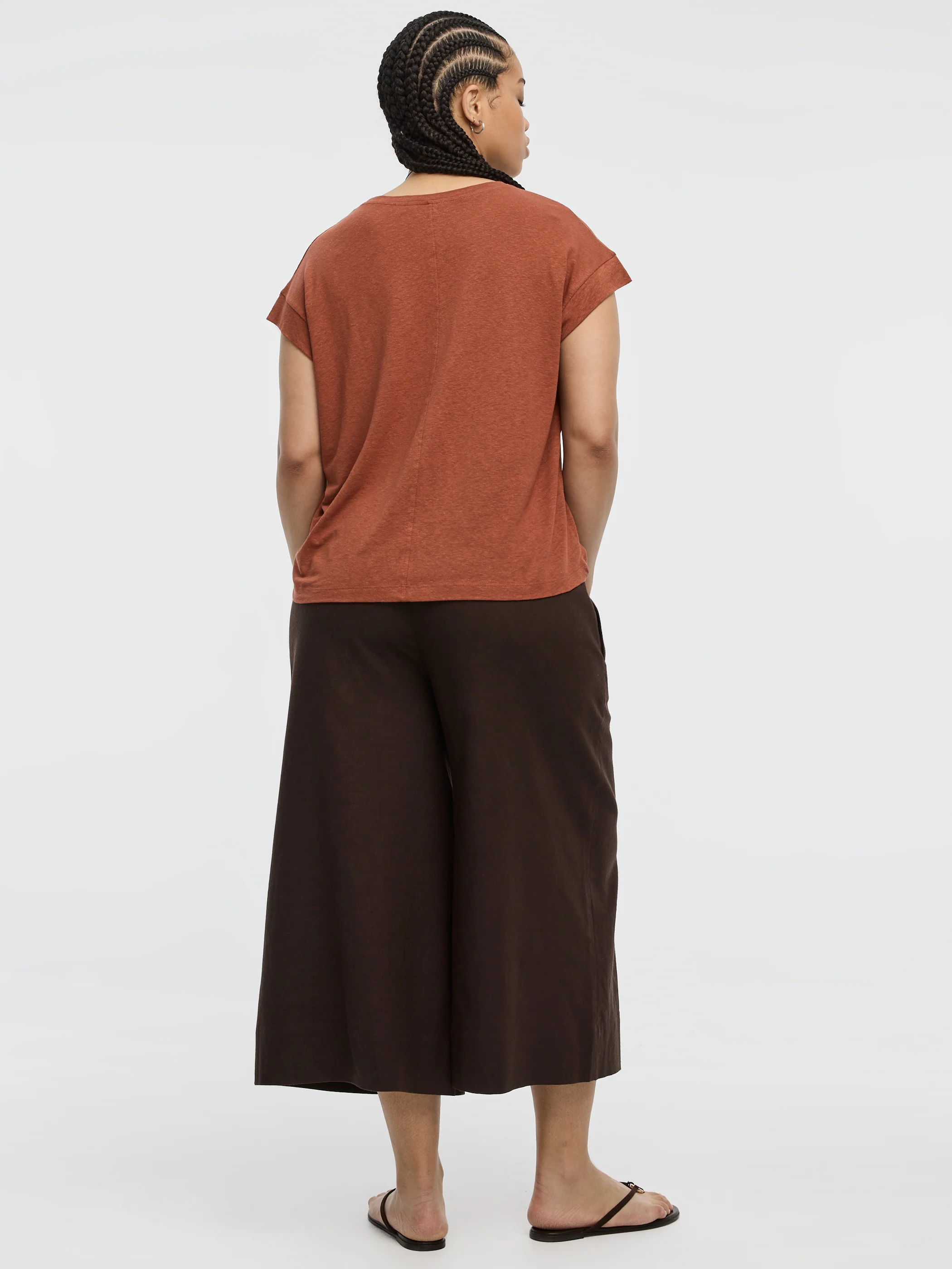 Linen-Blend Extended-Sleeve Crew-Neck Tee - Image 11