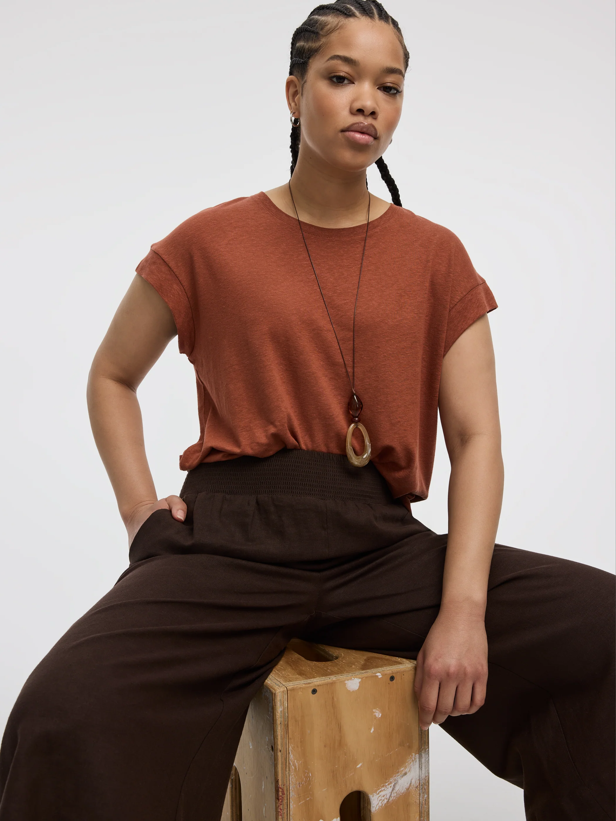Linen-Blend Extended-Sleeve Crew-Neck Tee - Image 12
