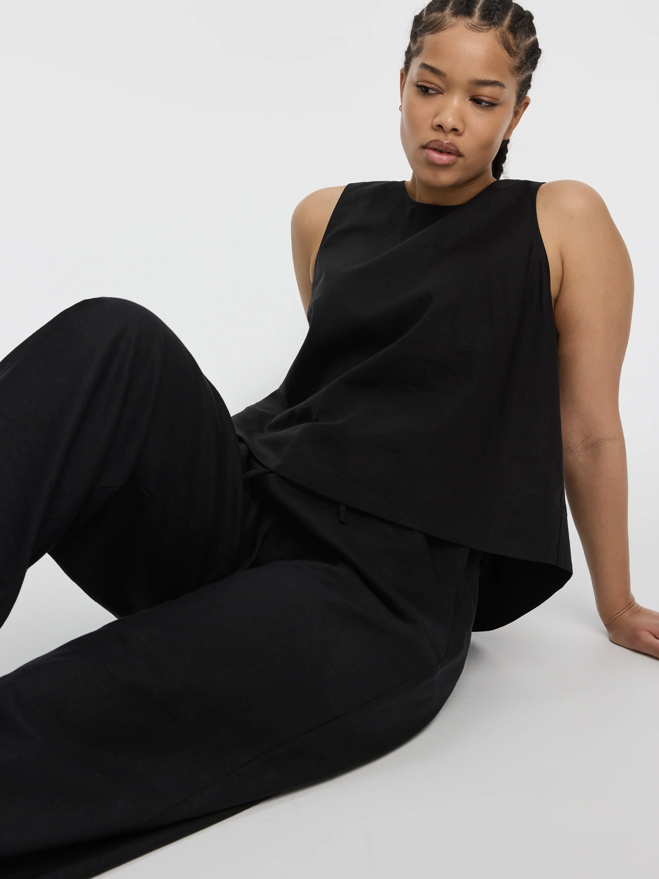 Sleeveless Crew-Neck Blouse - Image 3