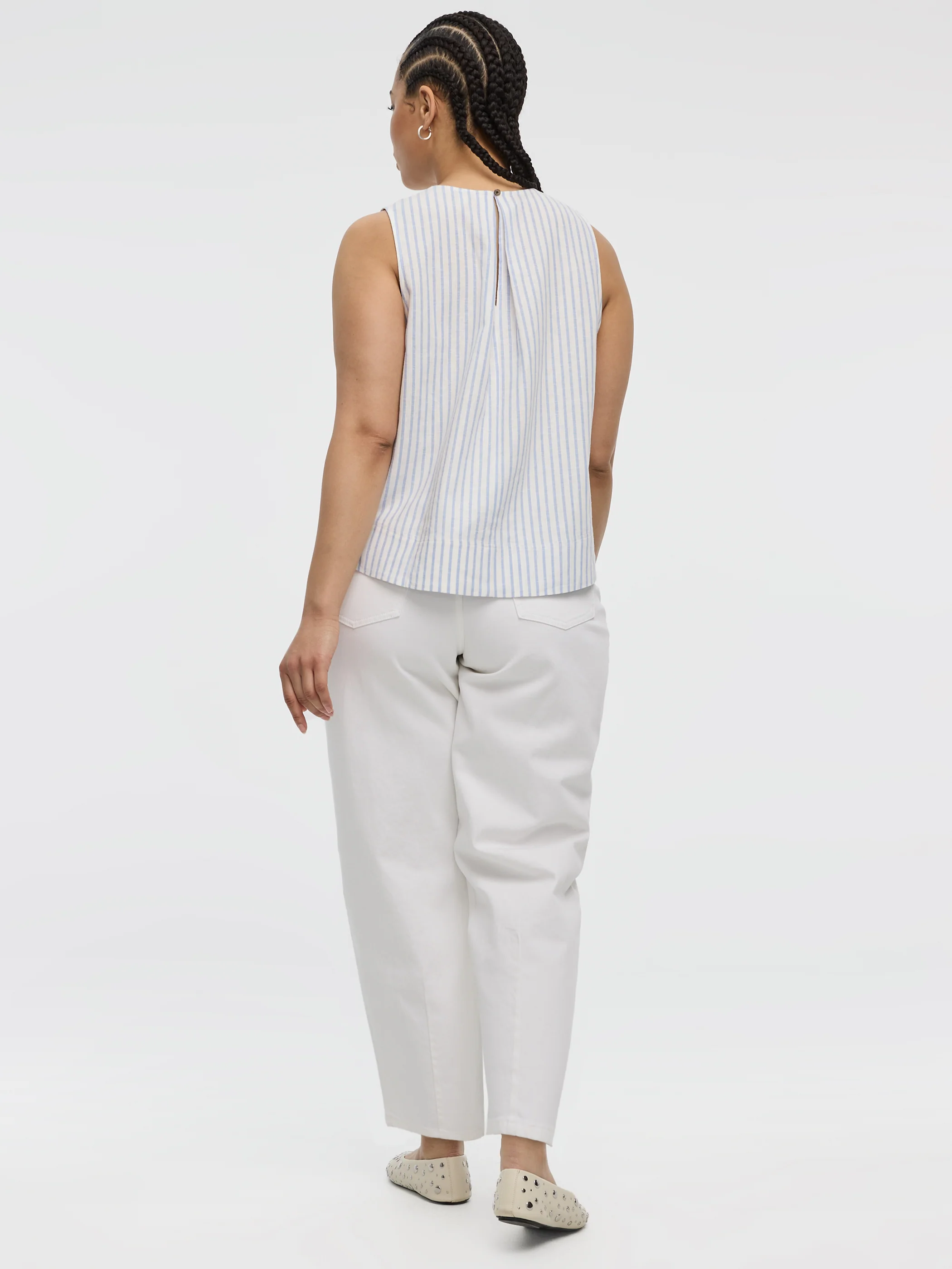Sleeveless Crew-Neck Blouse - Image 3