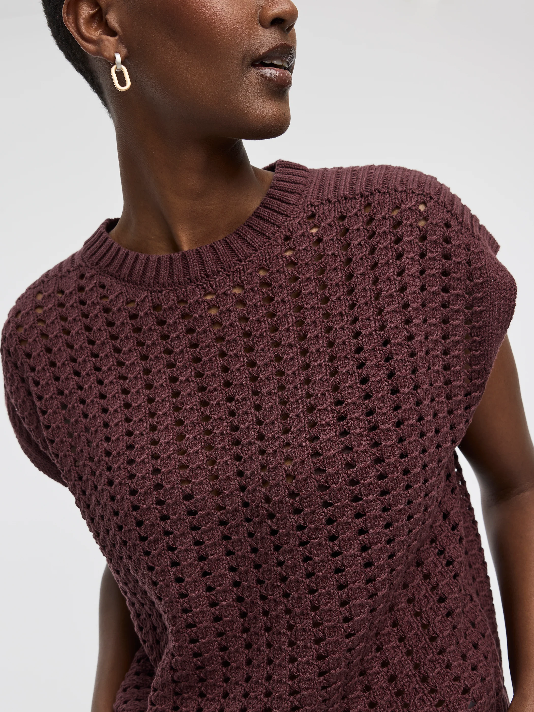Extended-Sleeve Crew-Neck Sweater with Open Stitches - Image 14