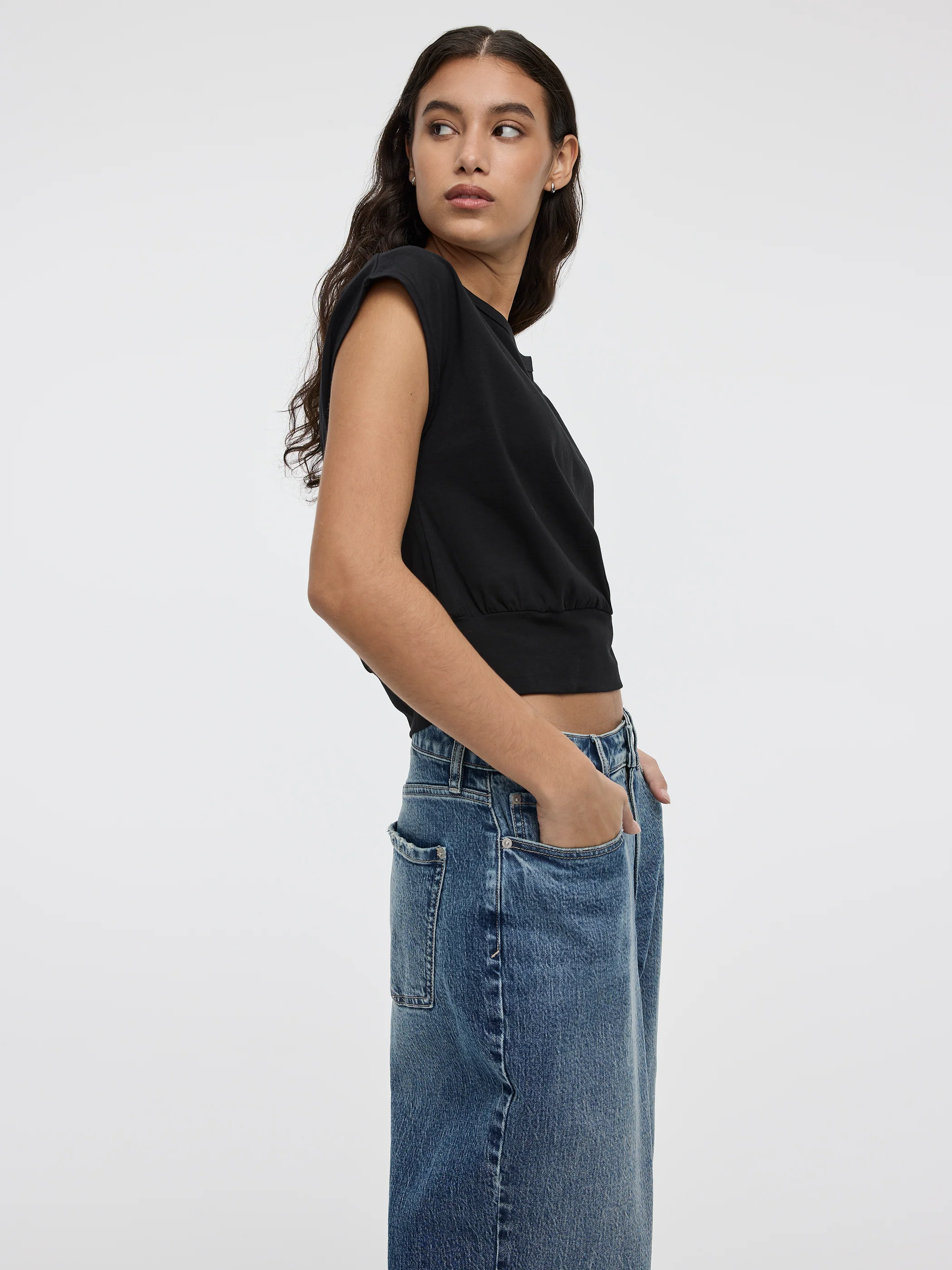 Short-Sleeve Off-the-Shoulder Top - Image 3