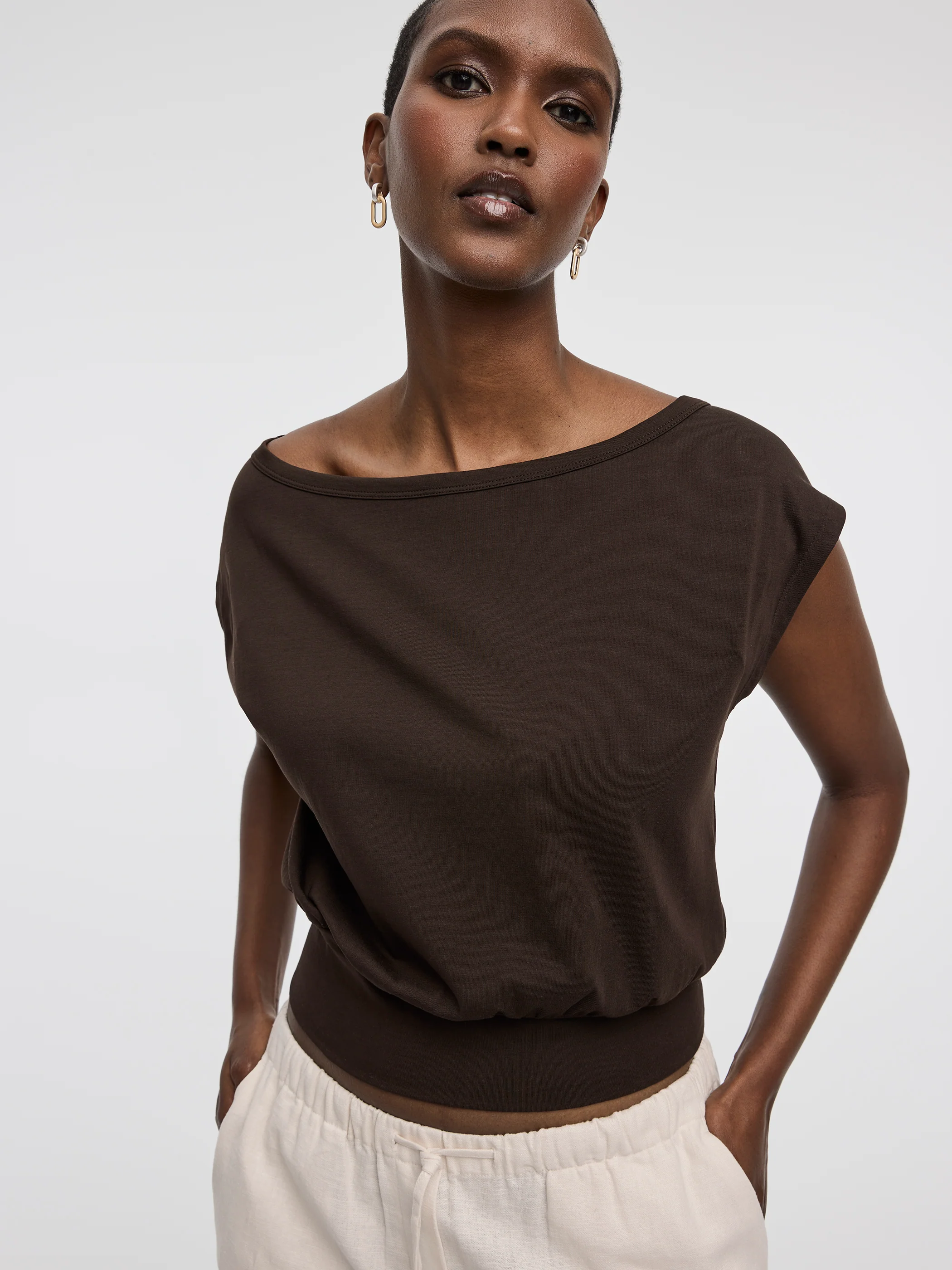 Short-Sleeve Off-the-Shoulder Top - Image 8