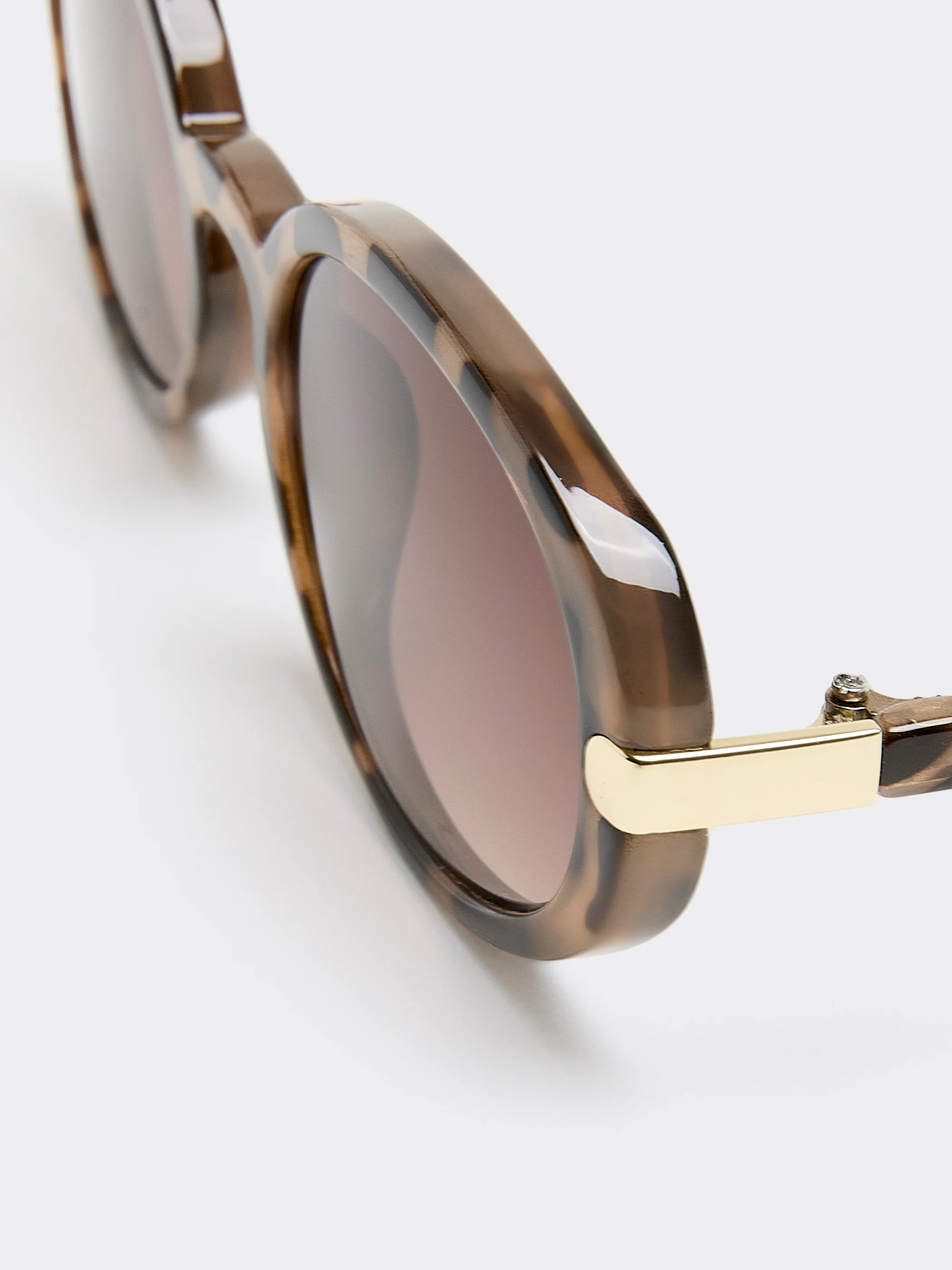 Oval Sunglasses - Image 3