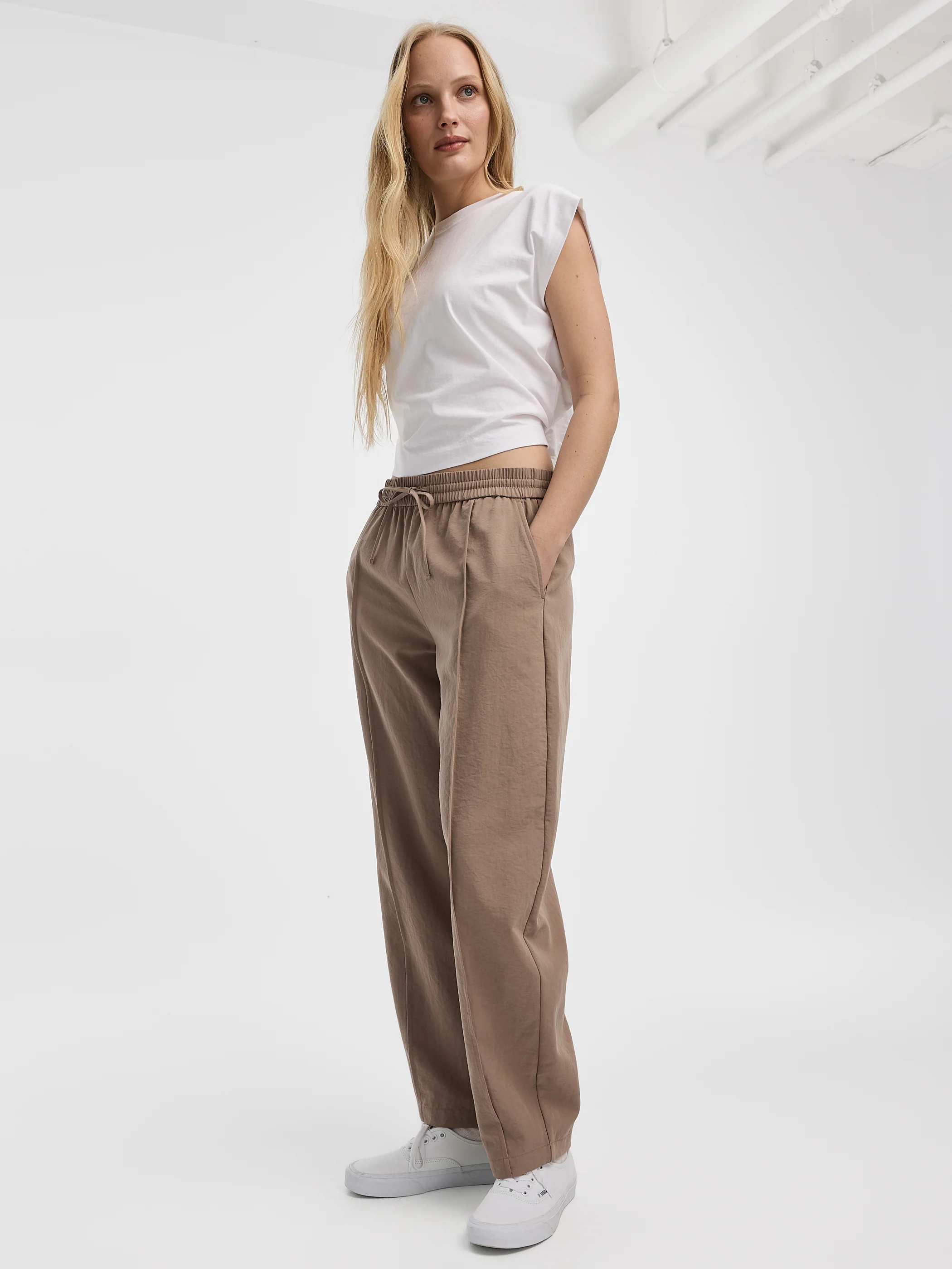 Pintuck Barrel Pant - Image 10
