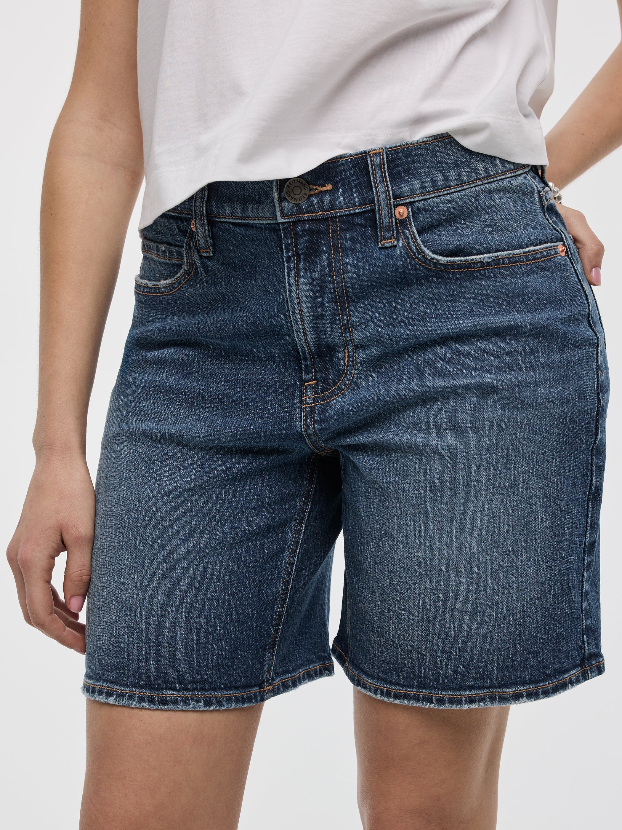 Mid-Rise Baggy Shorts - Image 6