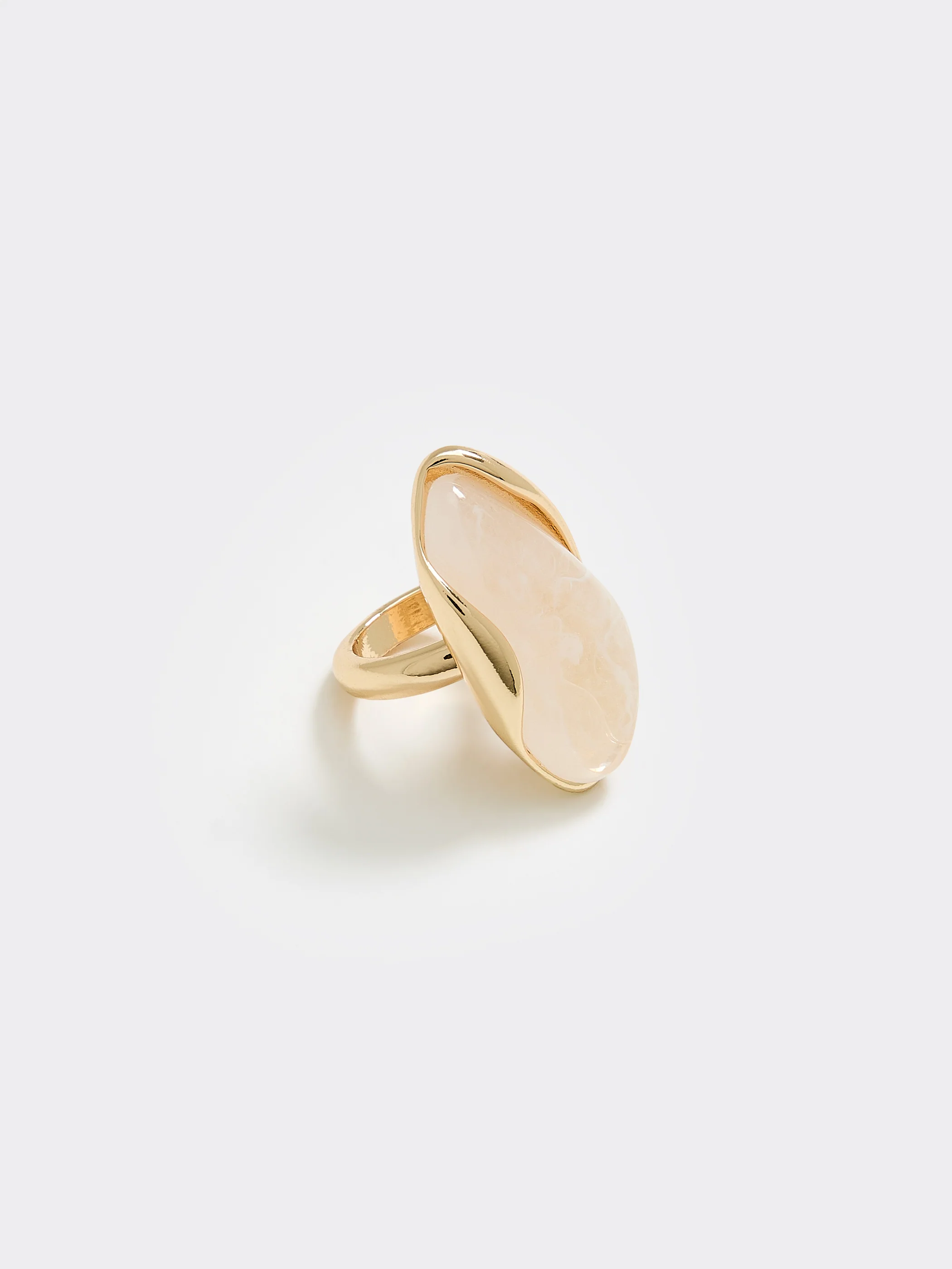 Ring with Oval Resin Piece - Image 3