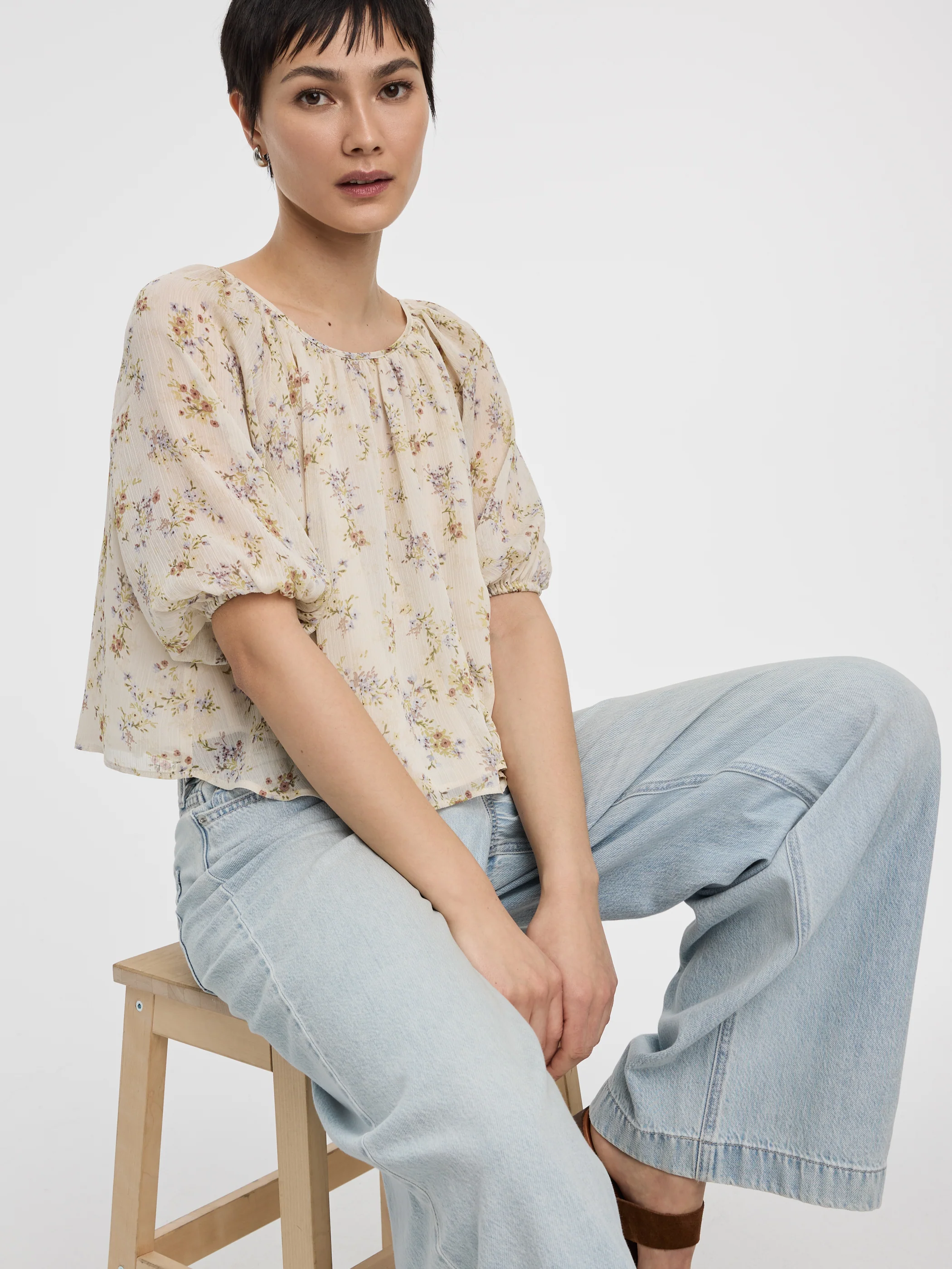 Scoop-Neck Loose Blouse with Raglan Sleeves - Image 4