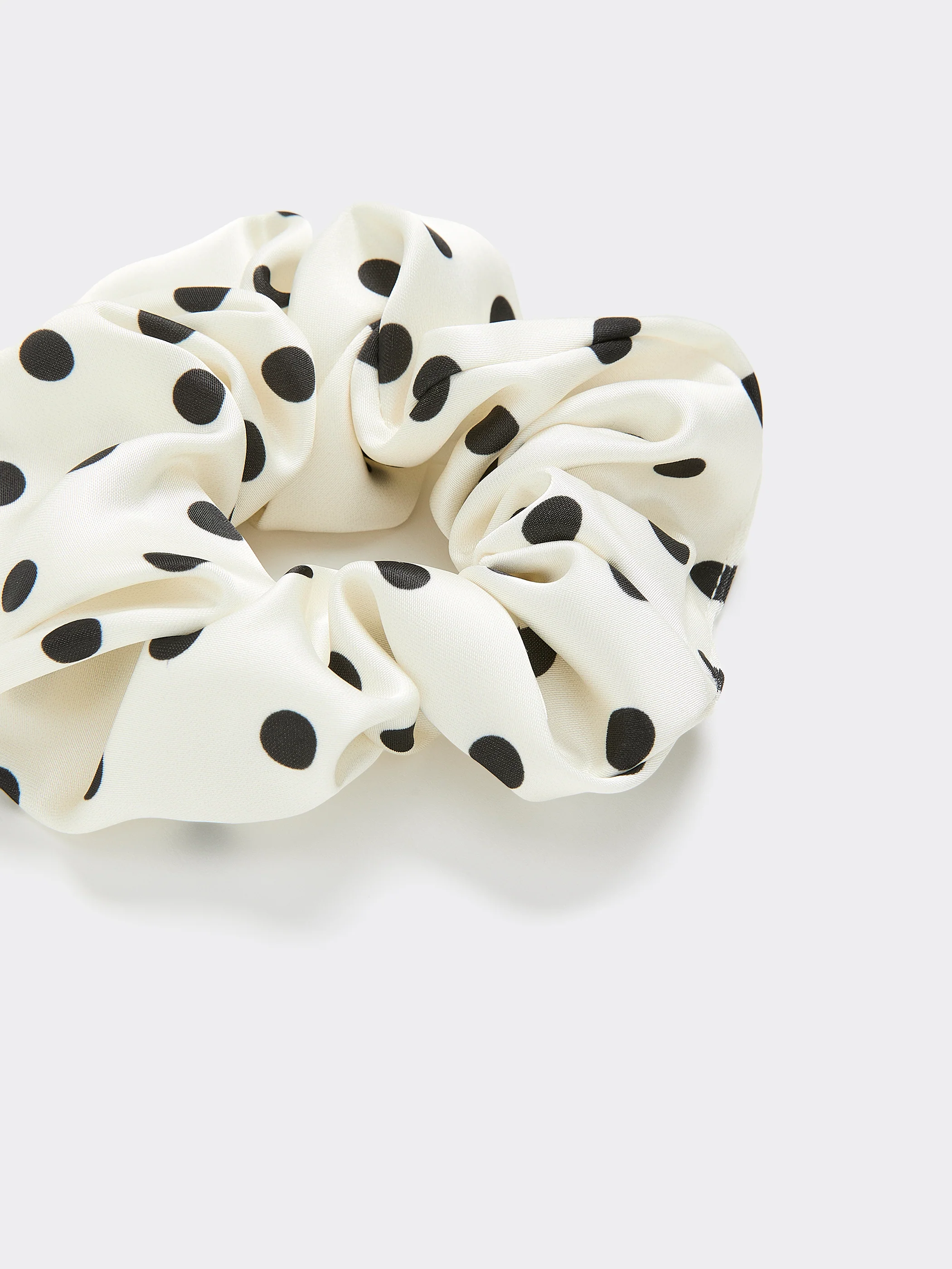 Dotted Scrunchie - Image 3