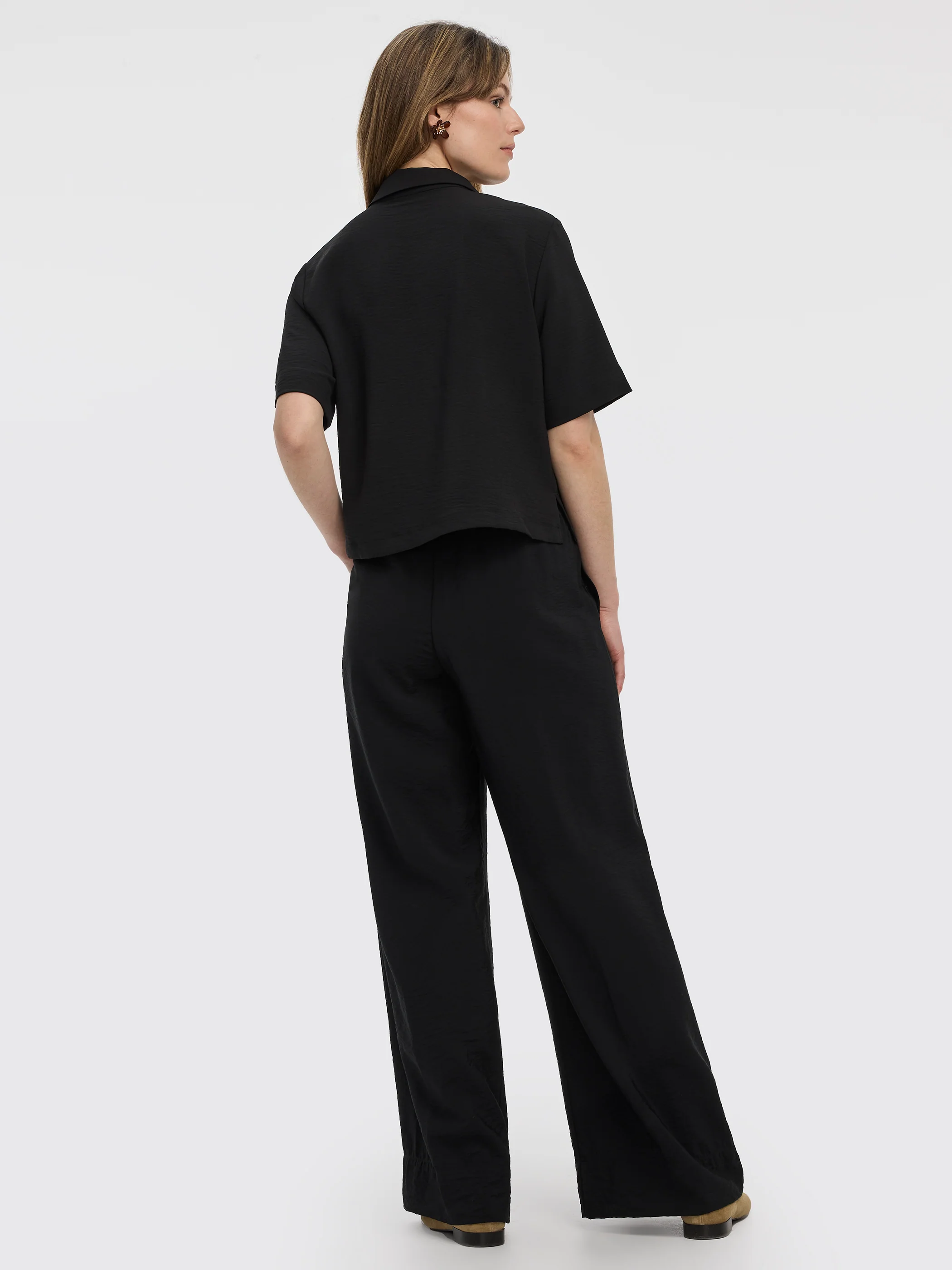 Short-Sleeve Blouse with Shirt Collar - Image 3