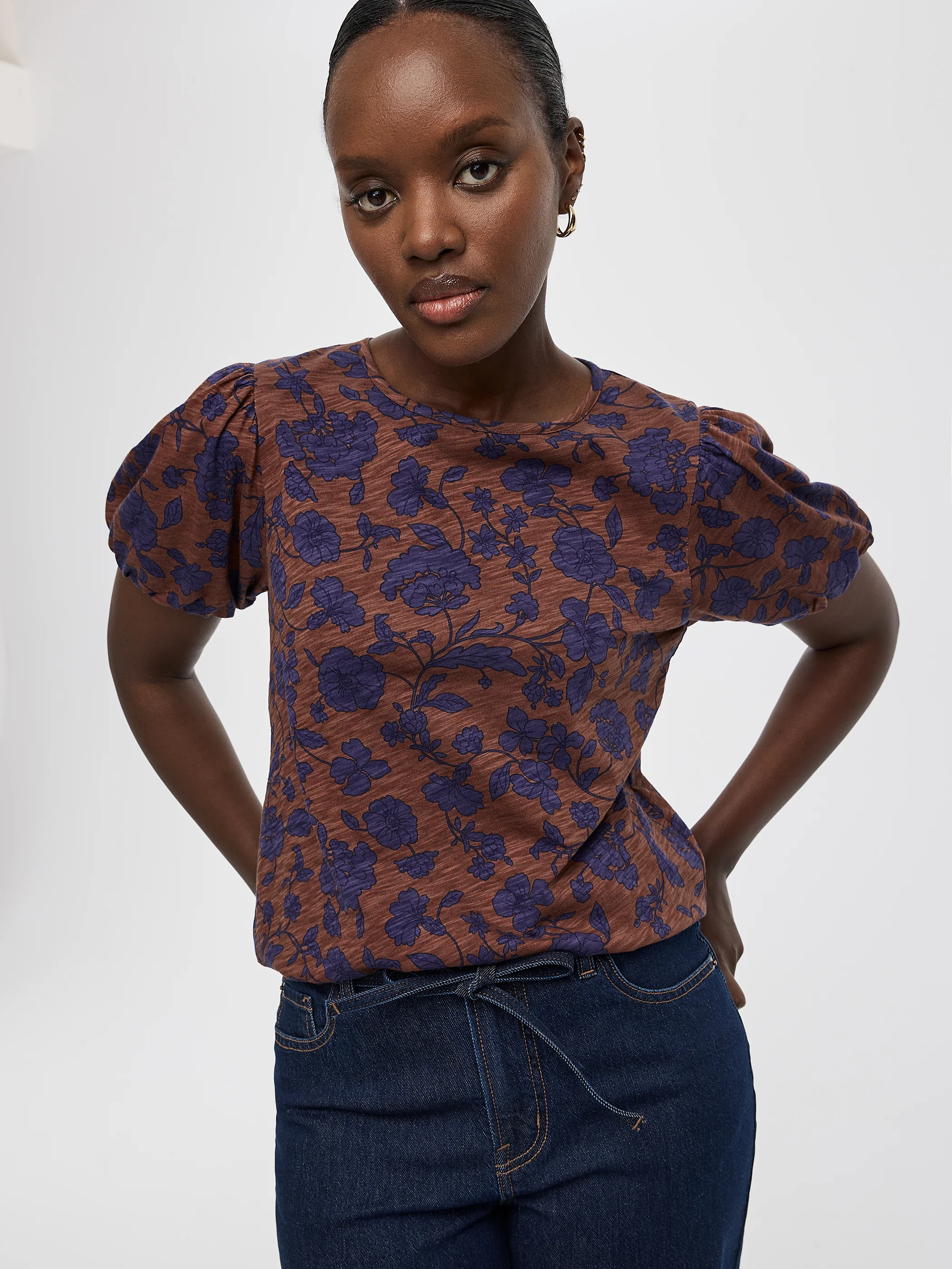 Short-Balloon-Sleeve Crew-Neck Top - Image 12
