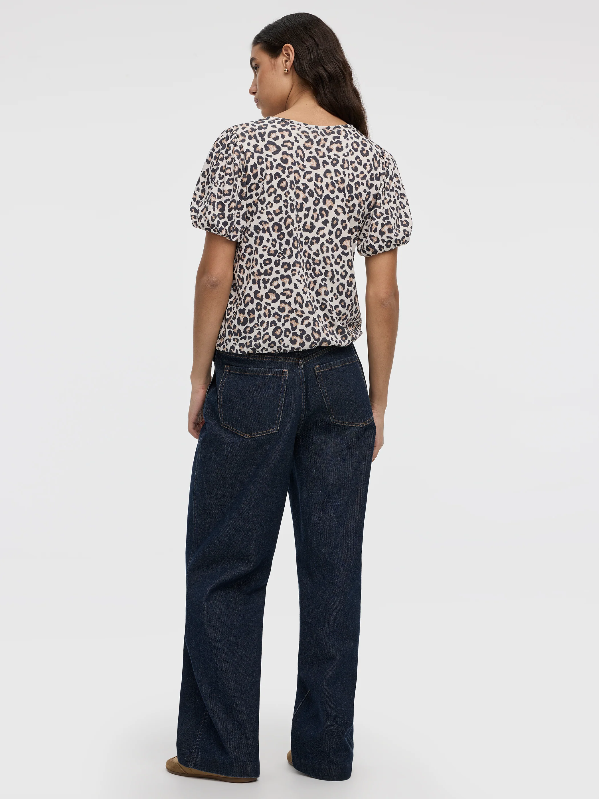 Short-Balloon-Sleeve Crew-Neck Top - Image 3