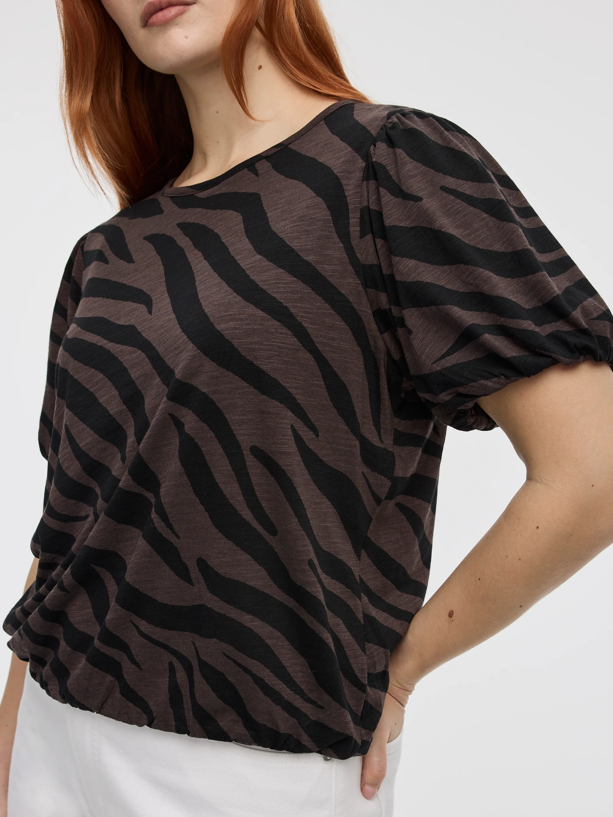 Short-Balloon-Sleeve Crew-Neck Top - Image 6