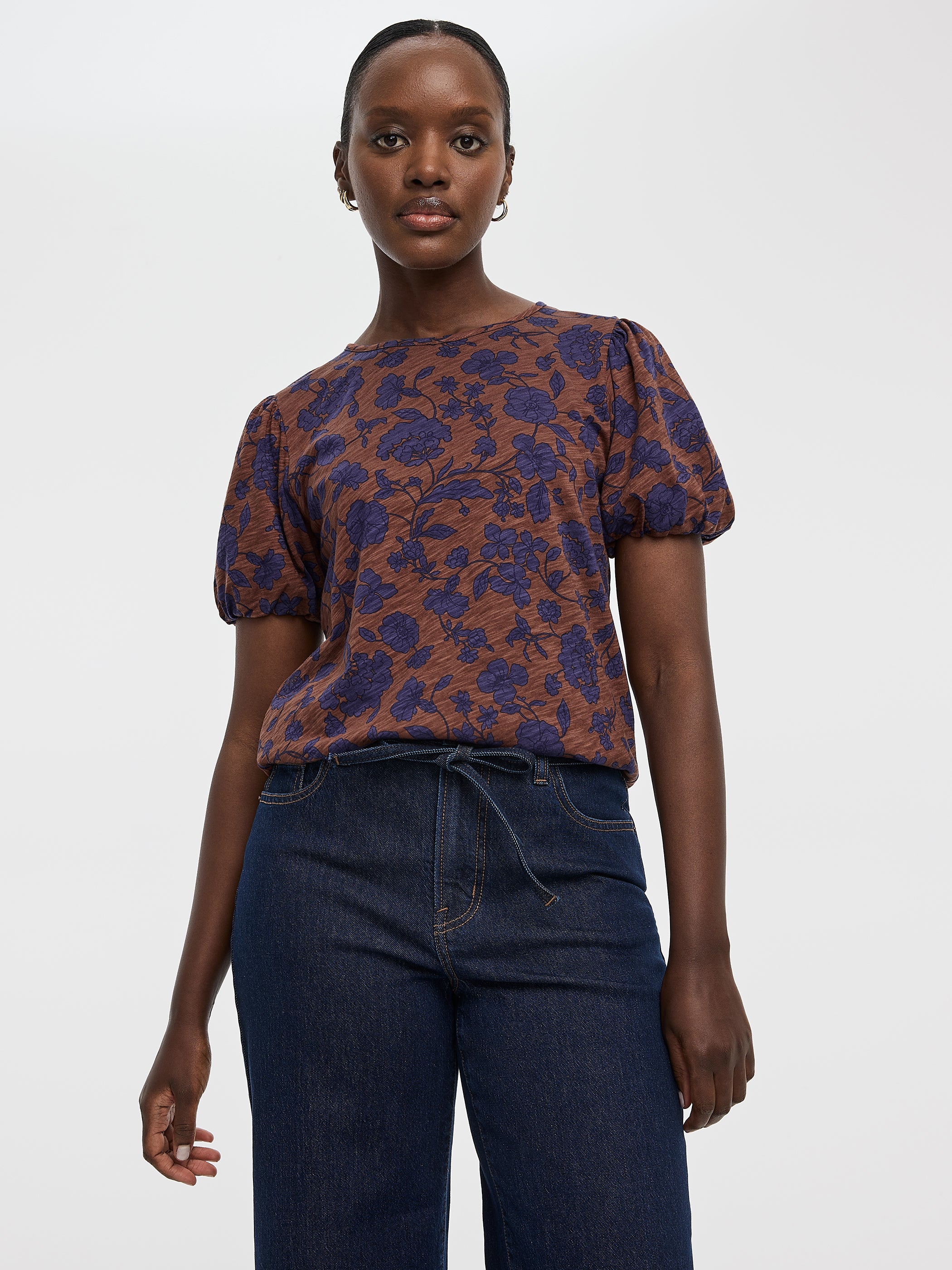 Short-Balloon-Sleeve Crew-Neck Top - Image 9