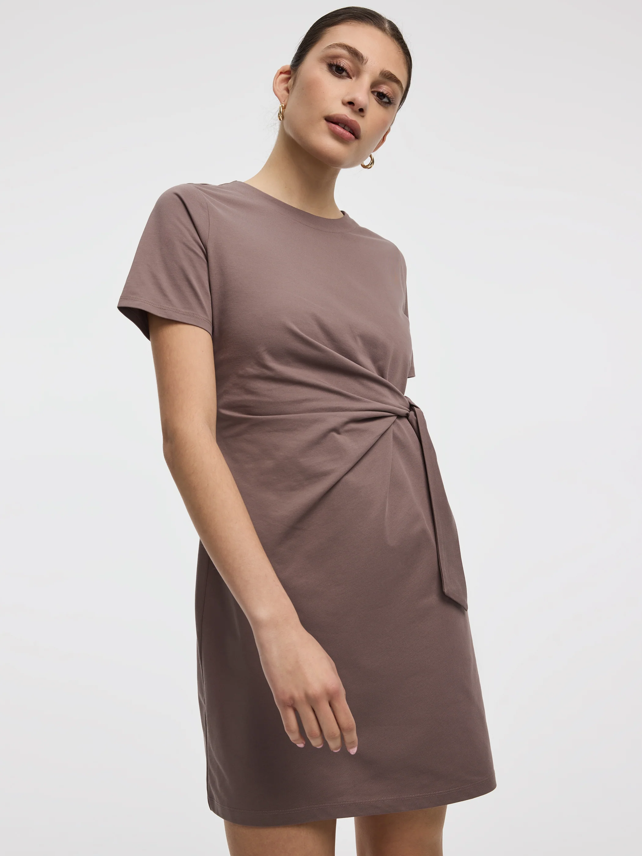Short-Sleeve Fitted Dress with Knot Detail - Image 12