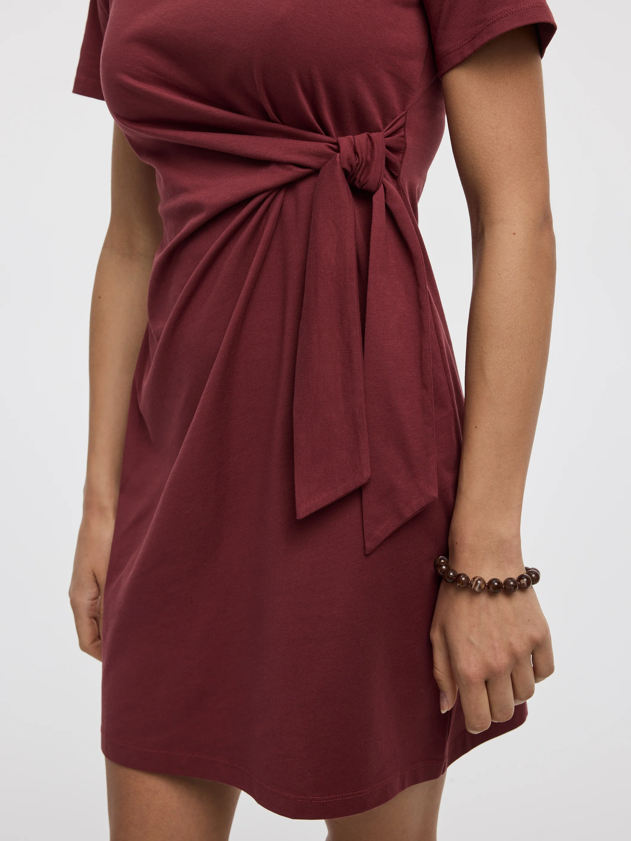 Short-Sleeve Fitted Dress with Knot Detail - Image 6