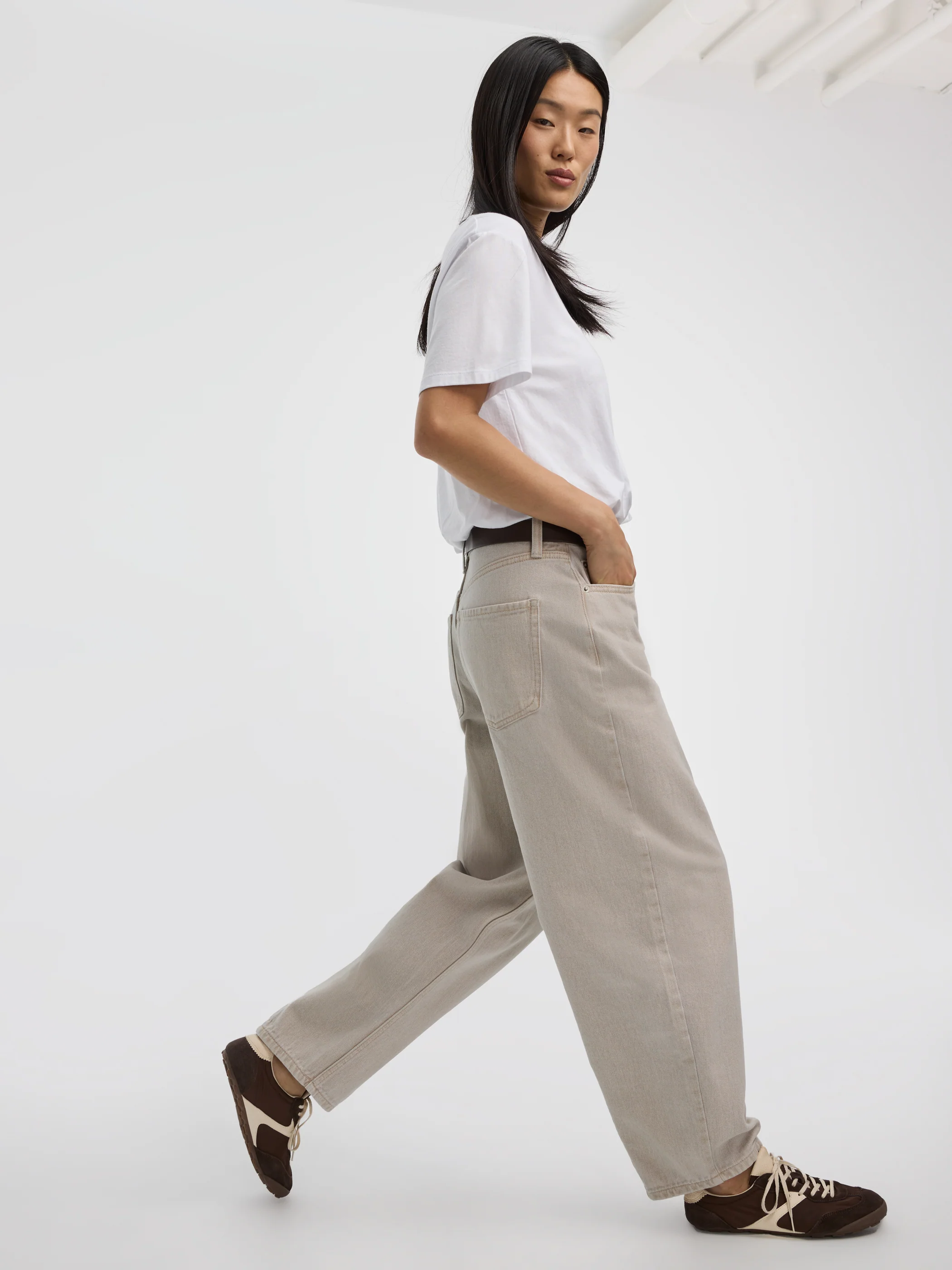 High-Rise Barrel Jeans - Image 4