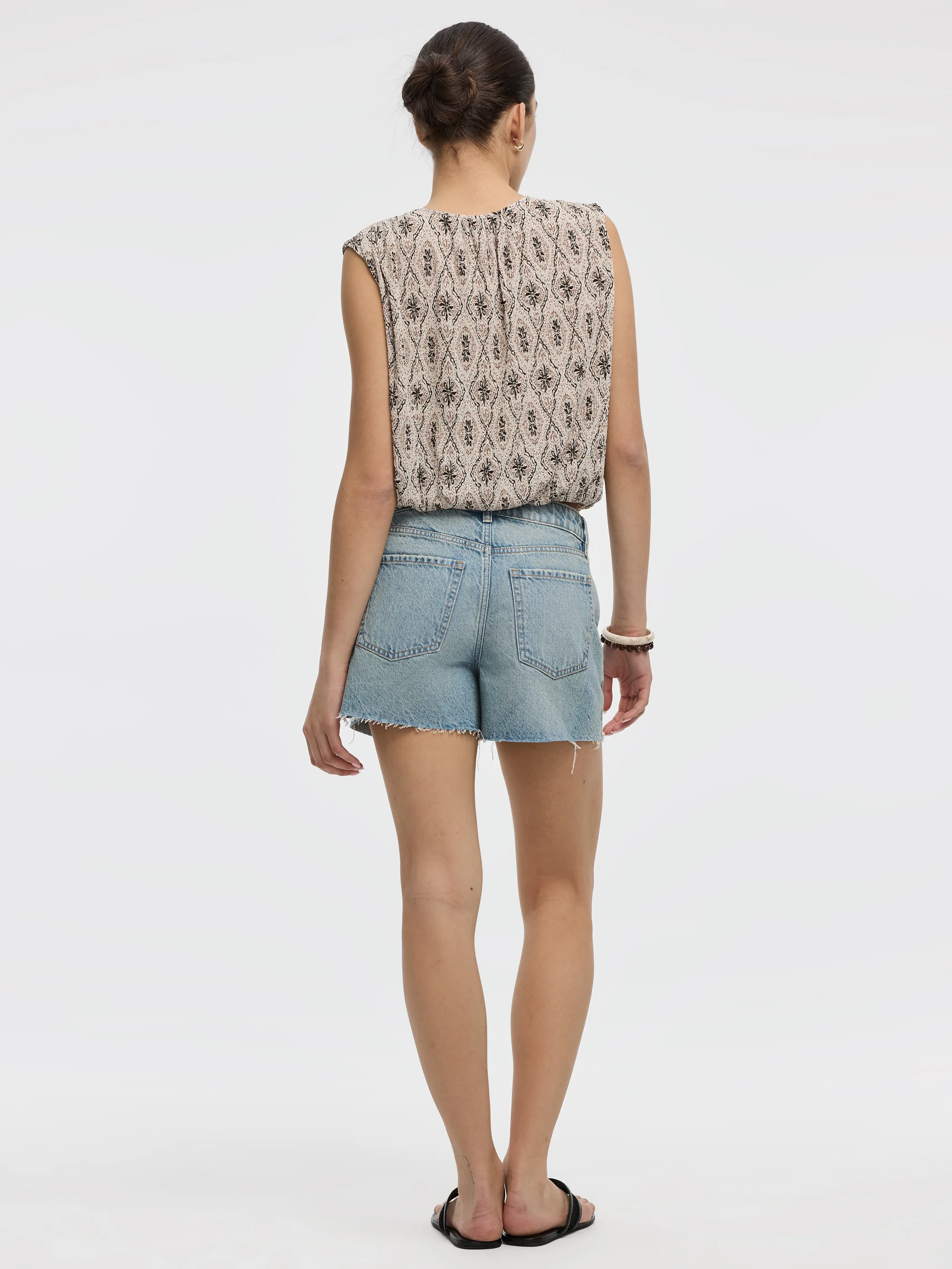 Crew-Neck Tank with Bubble Hem - Image 3
