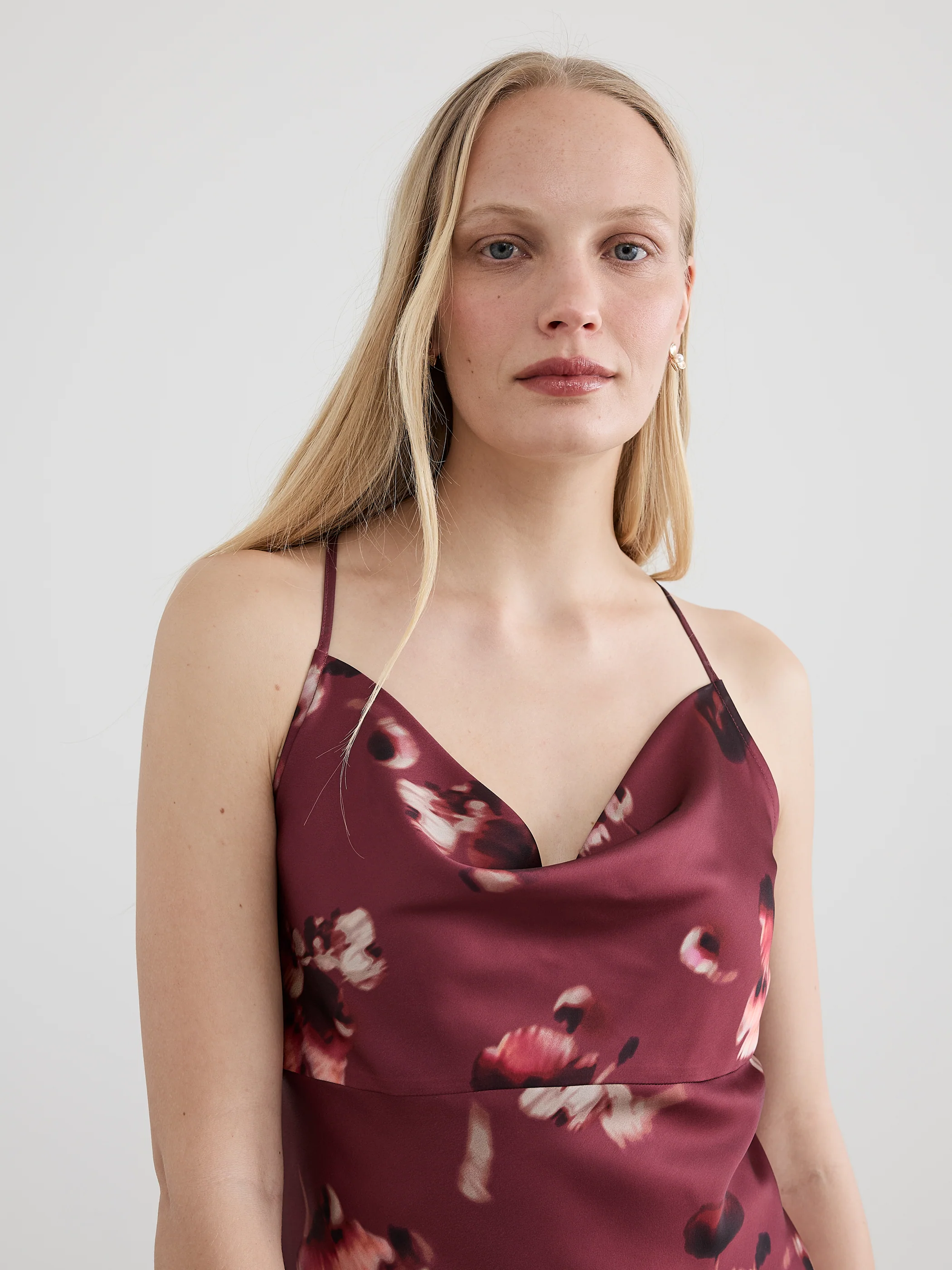 Sleeveless Maxi Dress with Cowl Neckline - Image 7