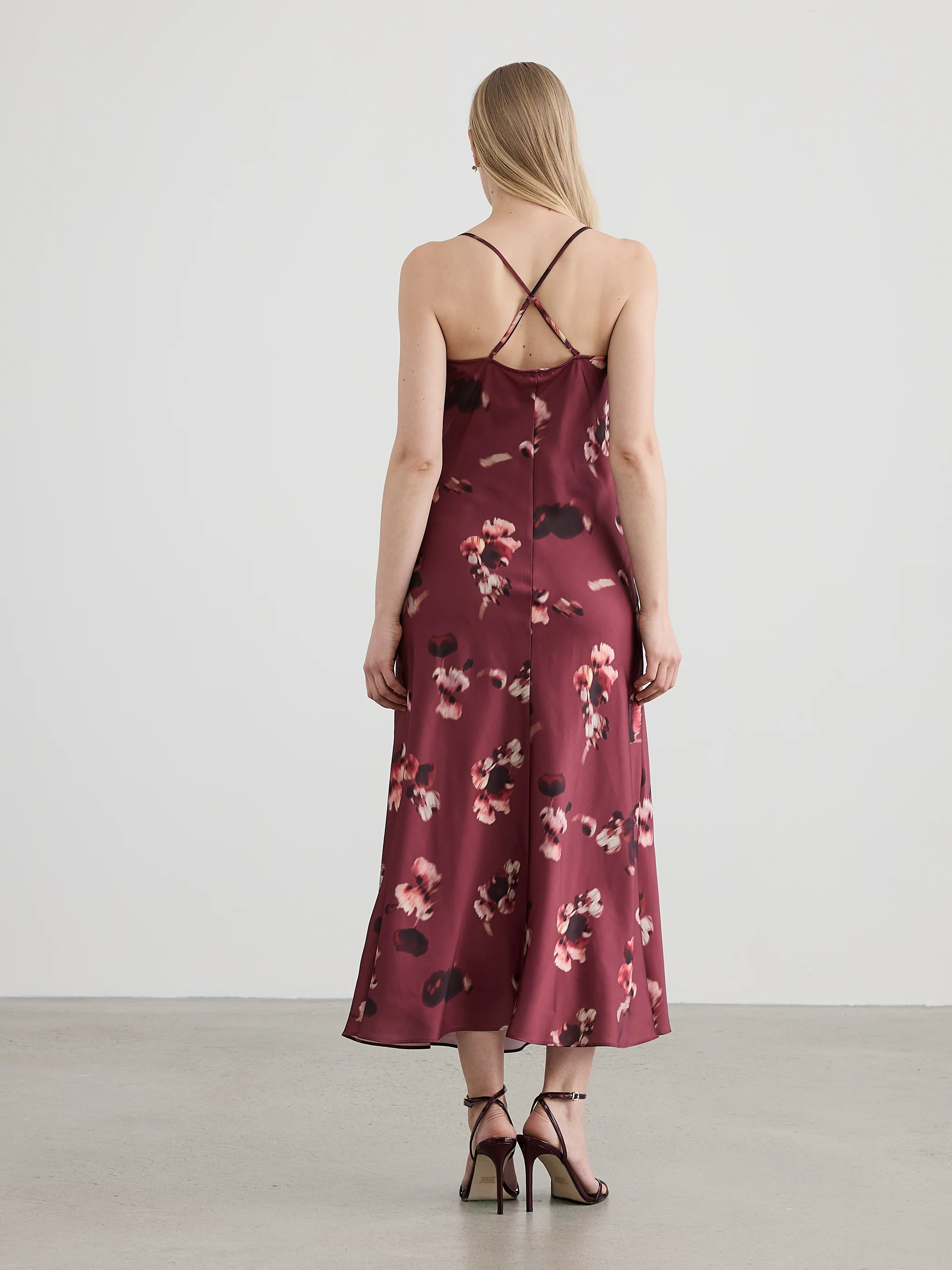 Sleeveless Maxi Dress with Cowl Neckline - Image 8