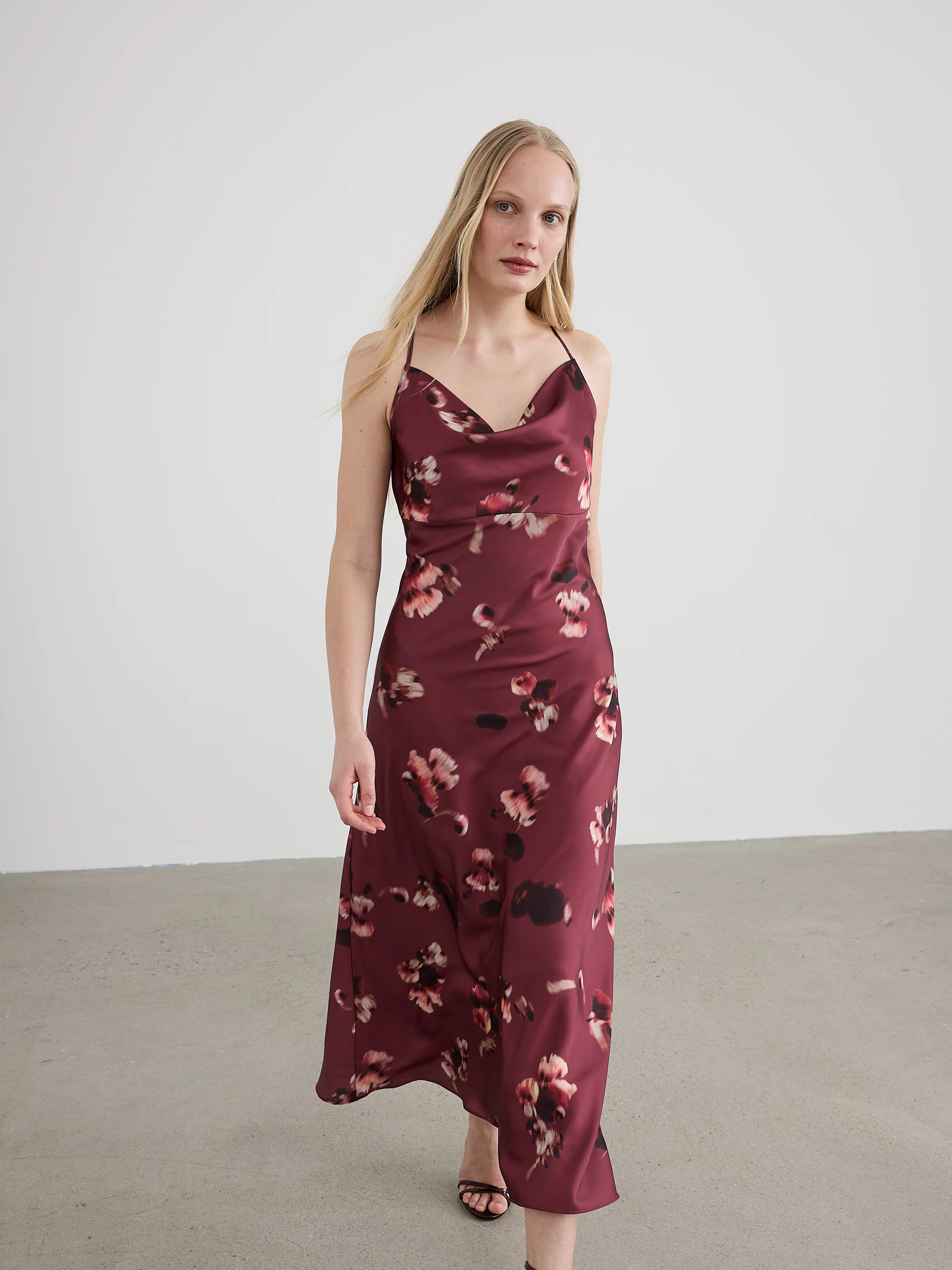 Sleeveless Maxi Dress with Cowl Neckline - Image 9