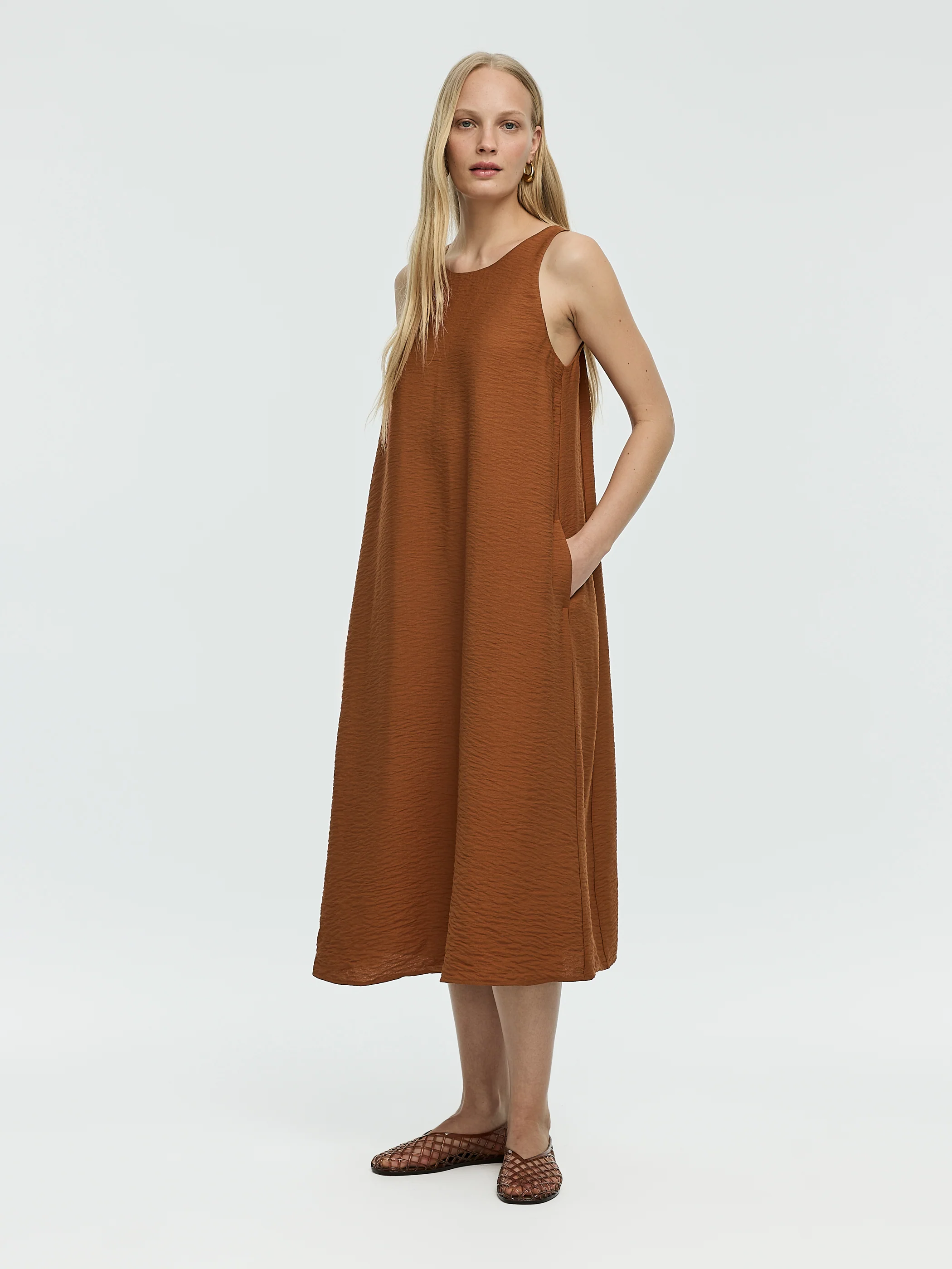 Sleeveless Midi Dress - Image 5
