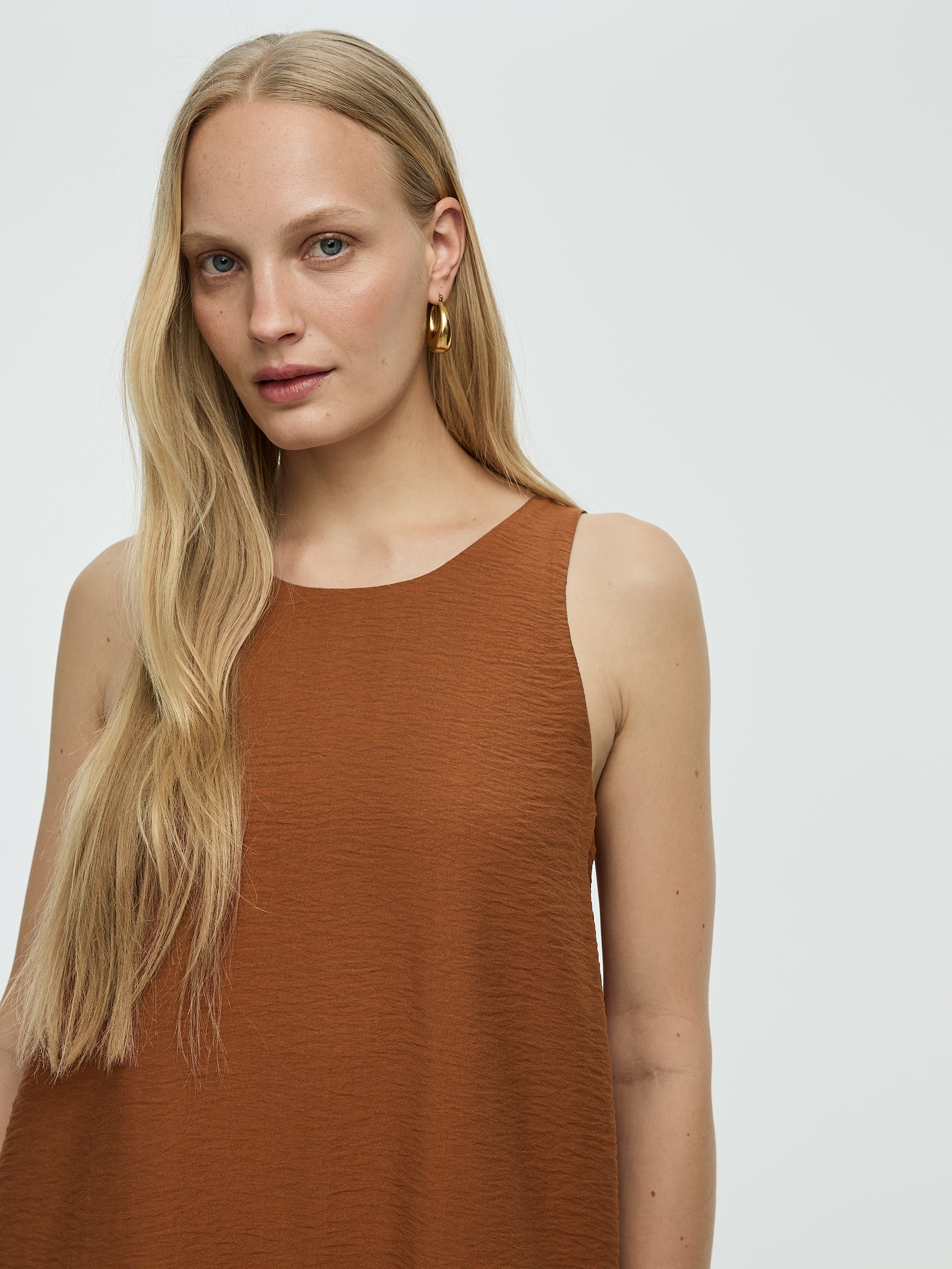 Sleeveless Midi Dress - Image 7