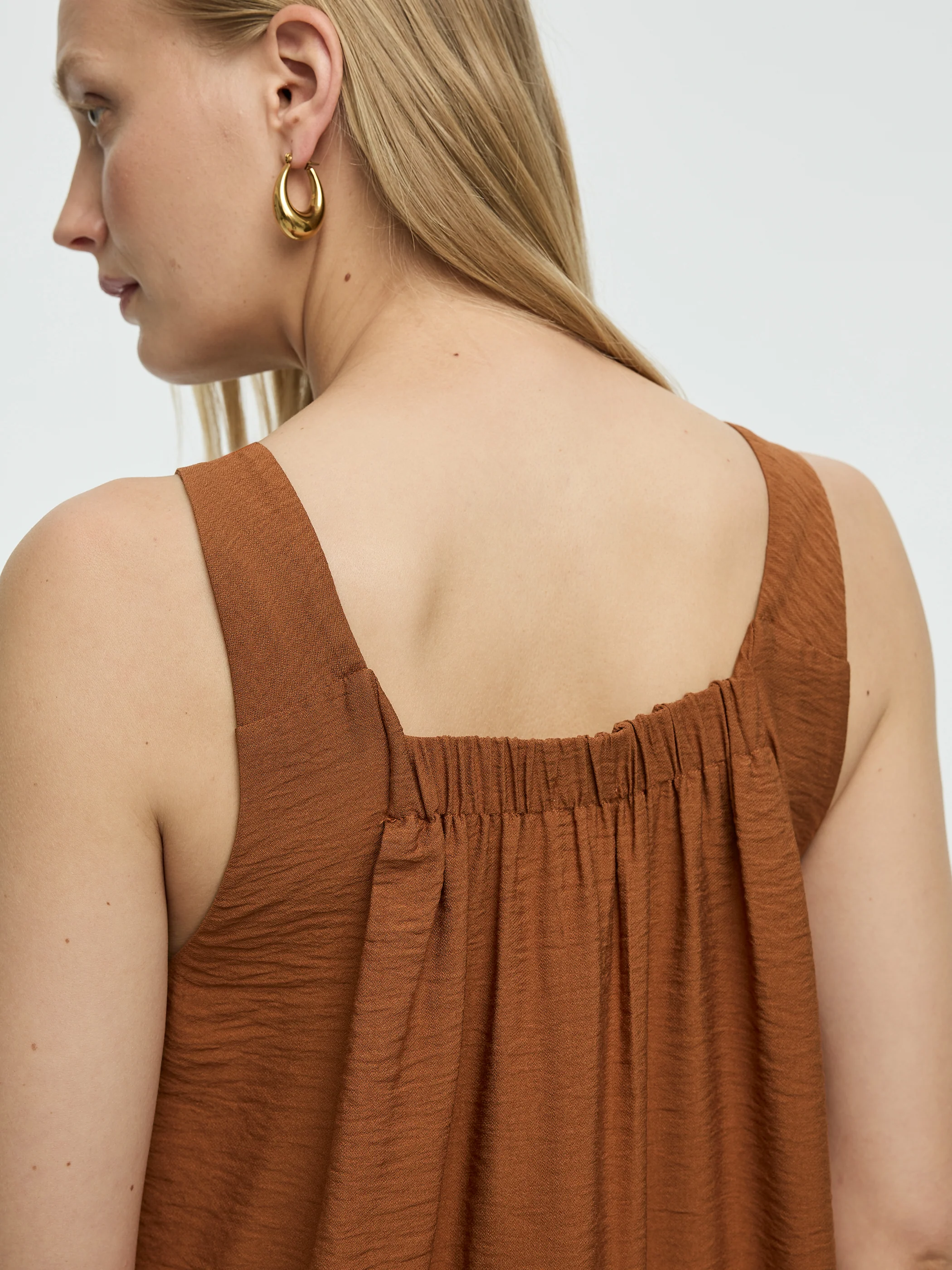 Sleeveless Midi Dress - Image 8
