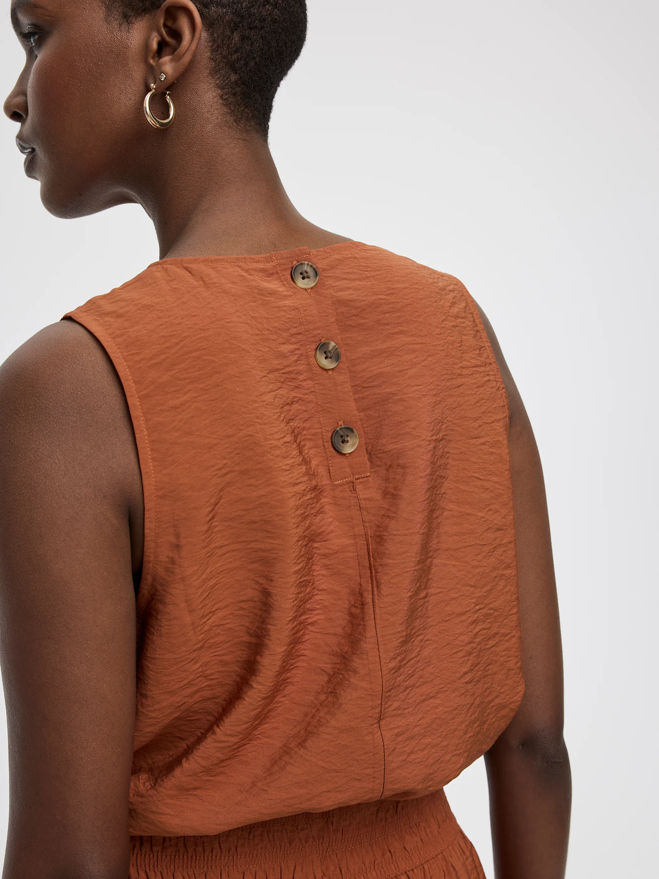 Crew-Neck Tank - Image 10