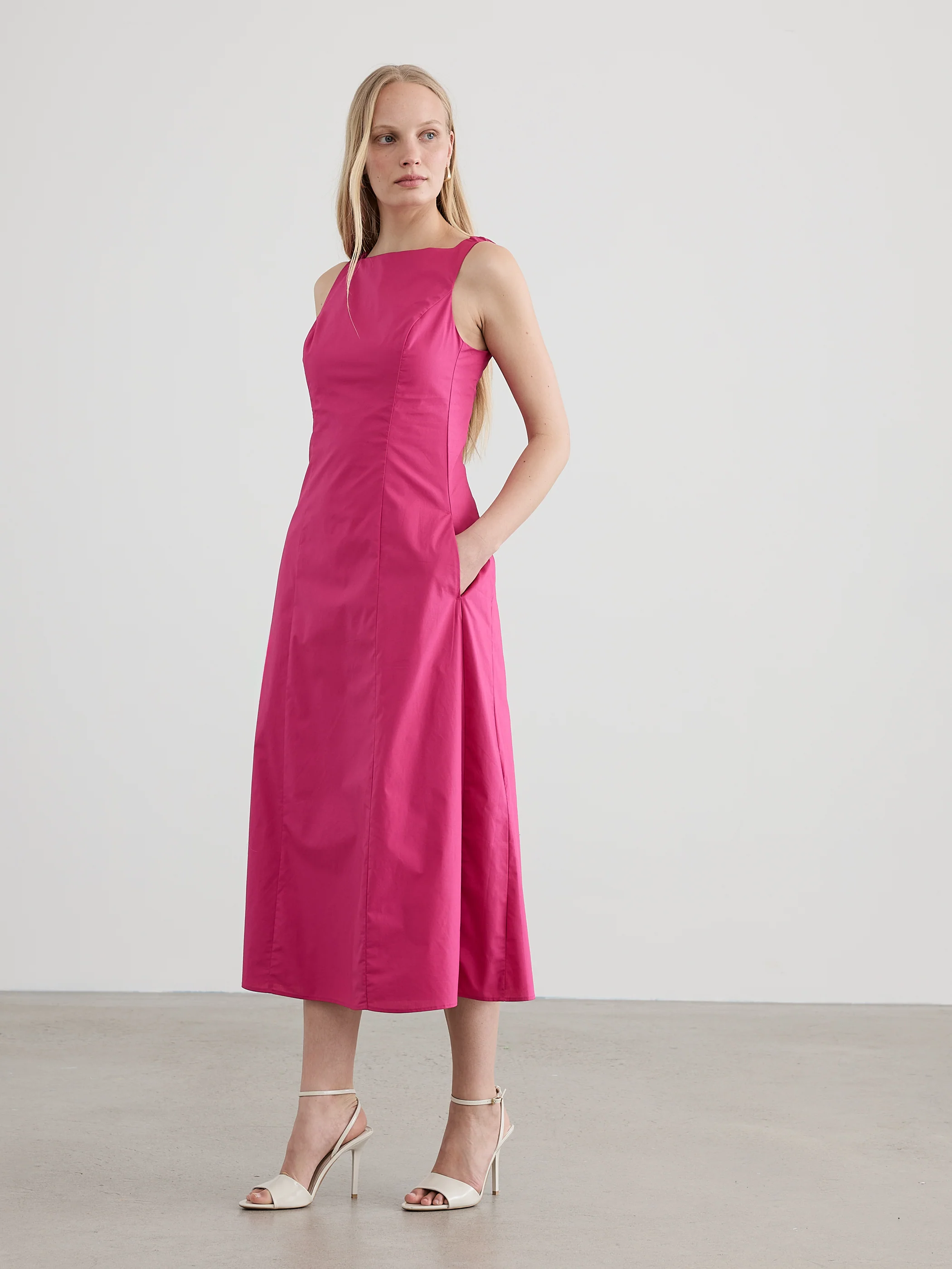 Sleeveless Boat-Neck Maxi Dress - Image 4