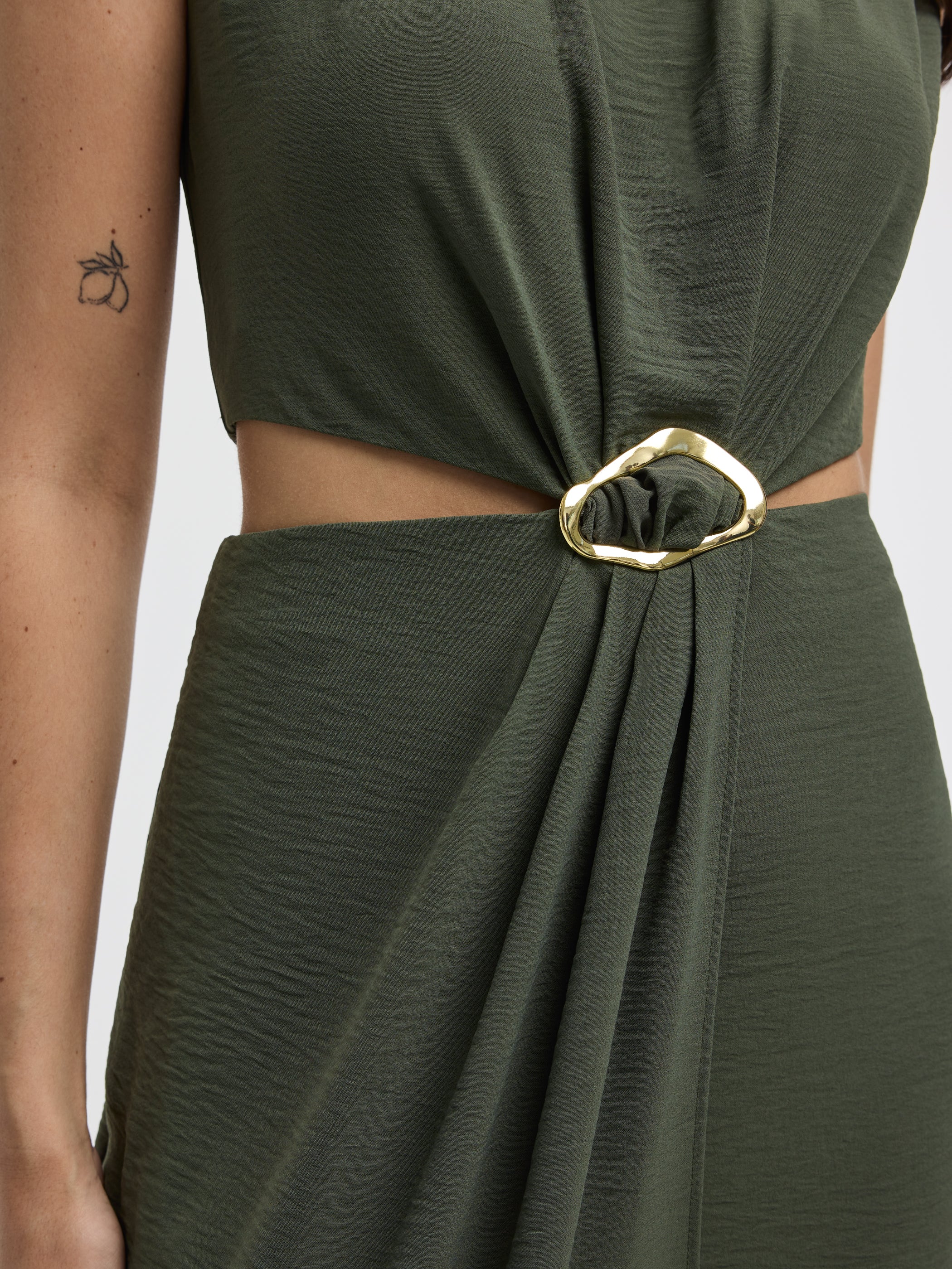 Sleeveless Fitted Maxi Dress with Cut-Out Details - Image 6