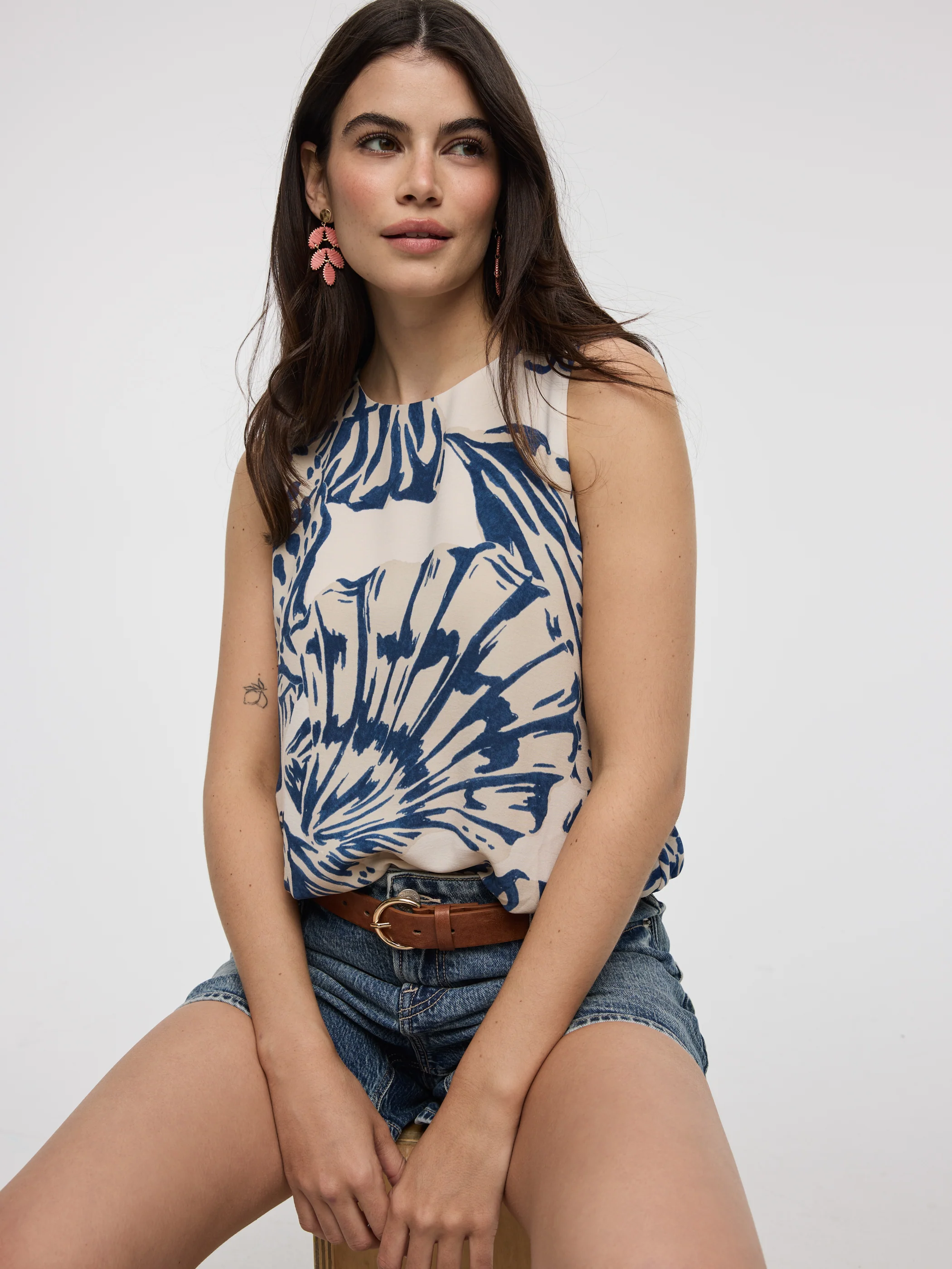 Crew-Neck Tank with Bubble Hem - Image 8