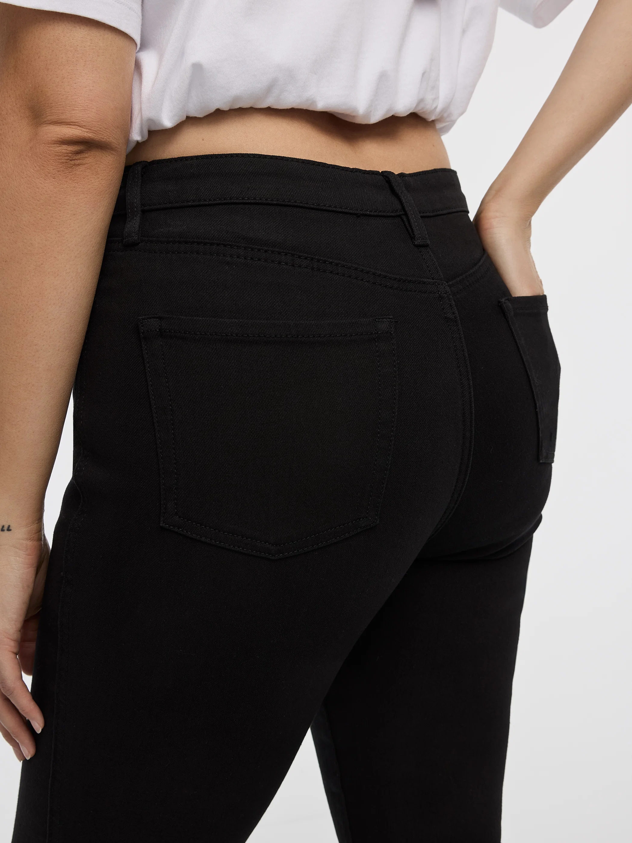 Slim-Leg High-Rise Jean - The Vintage - Curvy Fit - Image 4